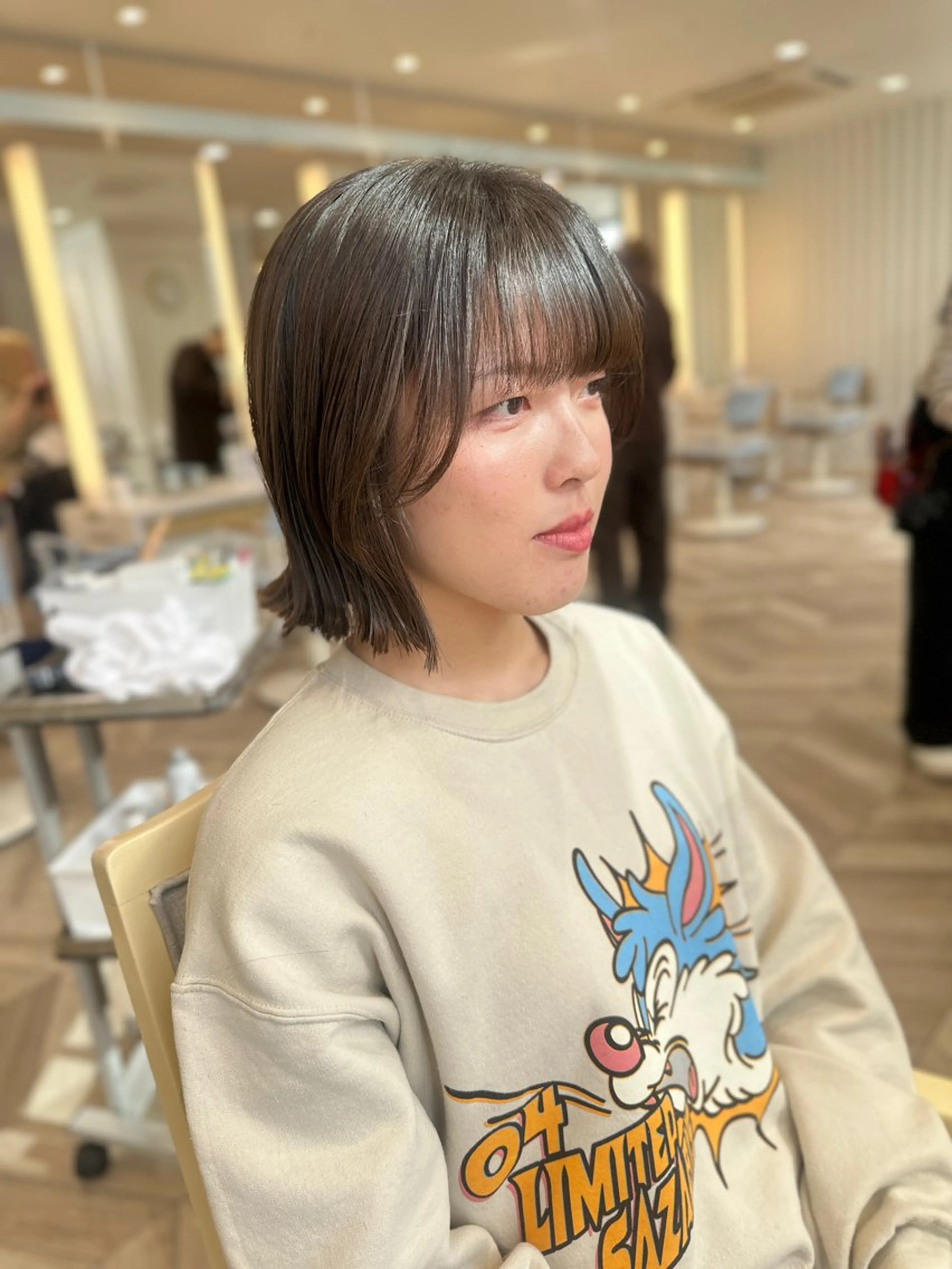 ショート カット トリートメント ベージュ/インナー カラー🤍Rieのヘアスタイル