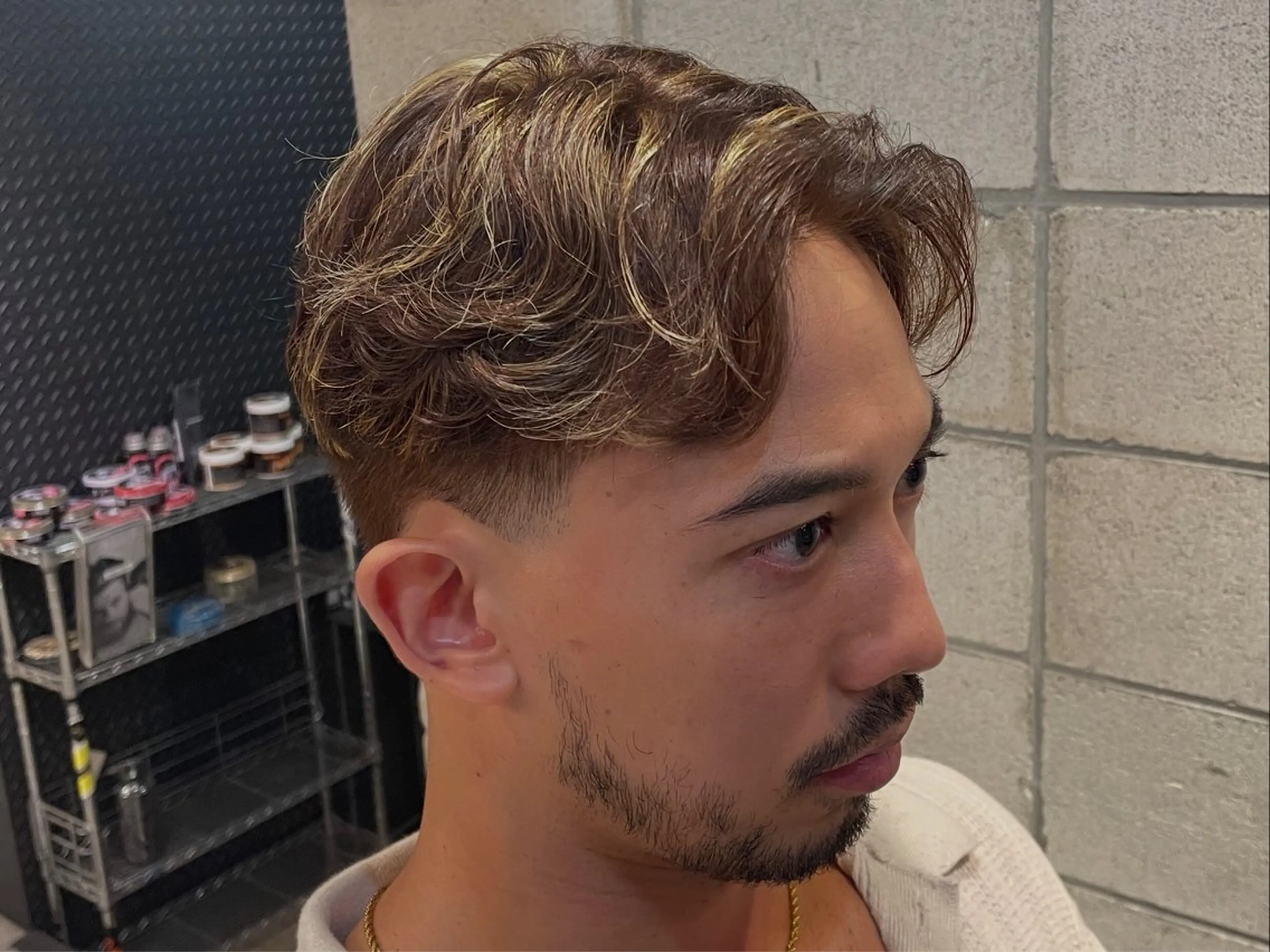 ミディアム メンズ FRANK’S BARBER&BEER CLUB 日比谷店所属・TAKU ／フェード／パーマのヘアスタイル