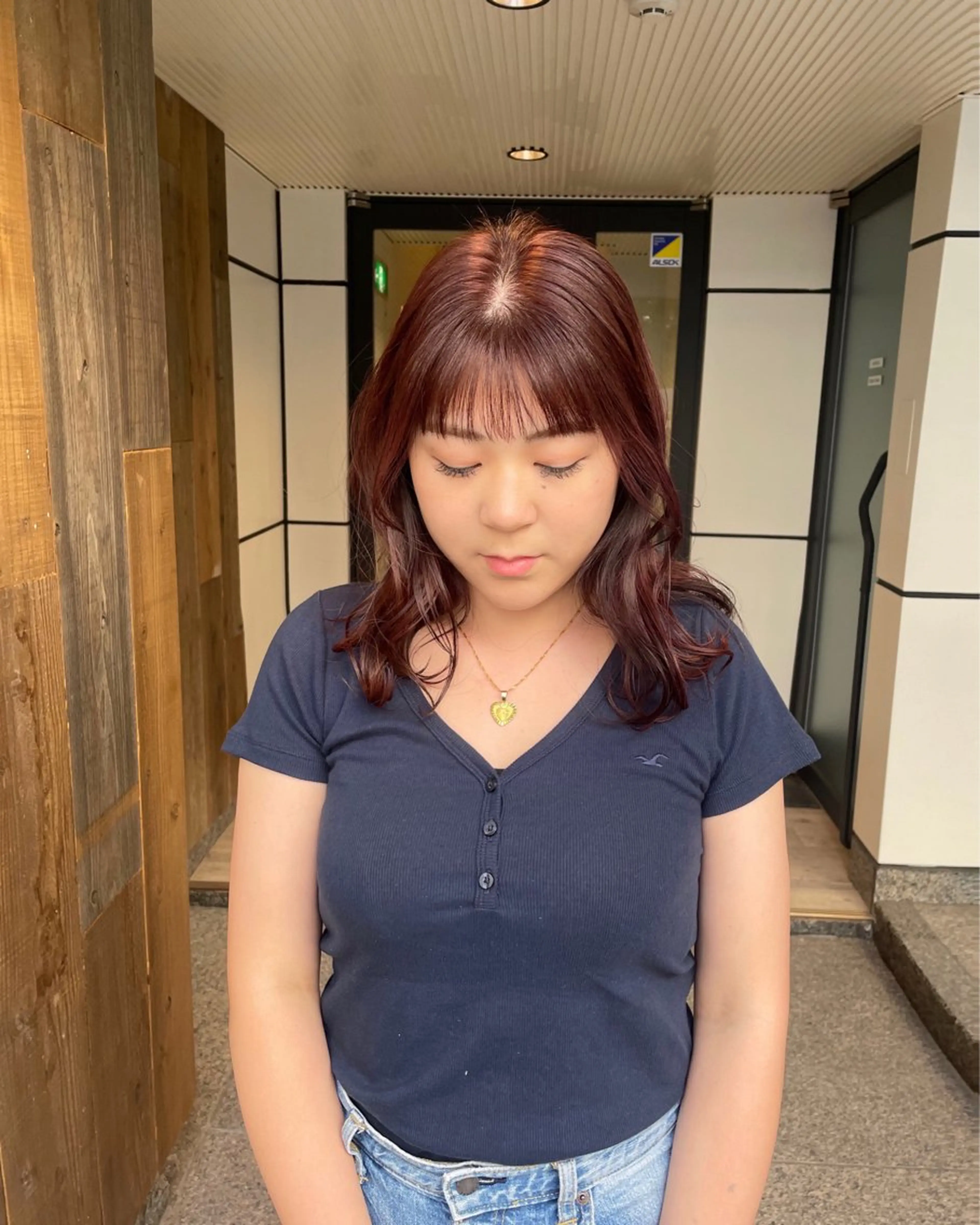 ミディアム カラー 渋谷 留菜のヘアスタイル