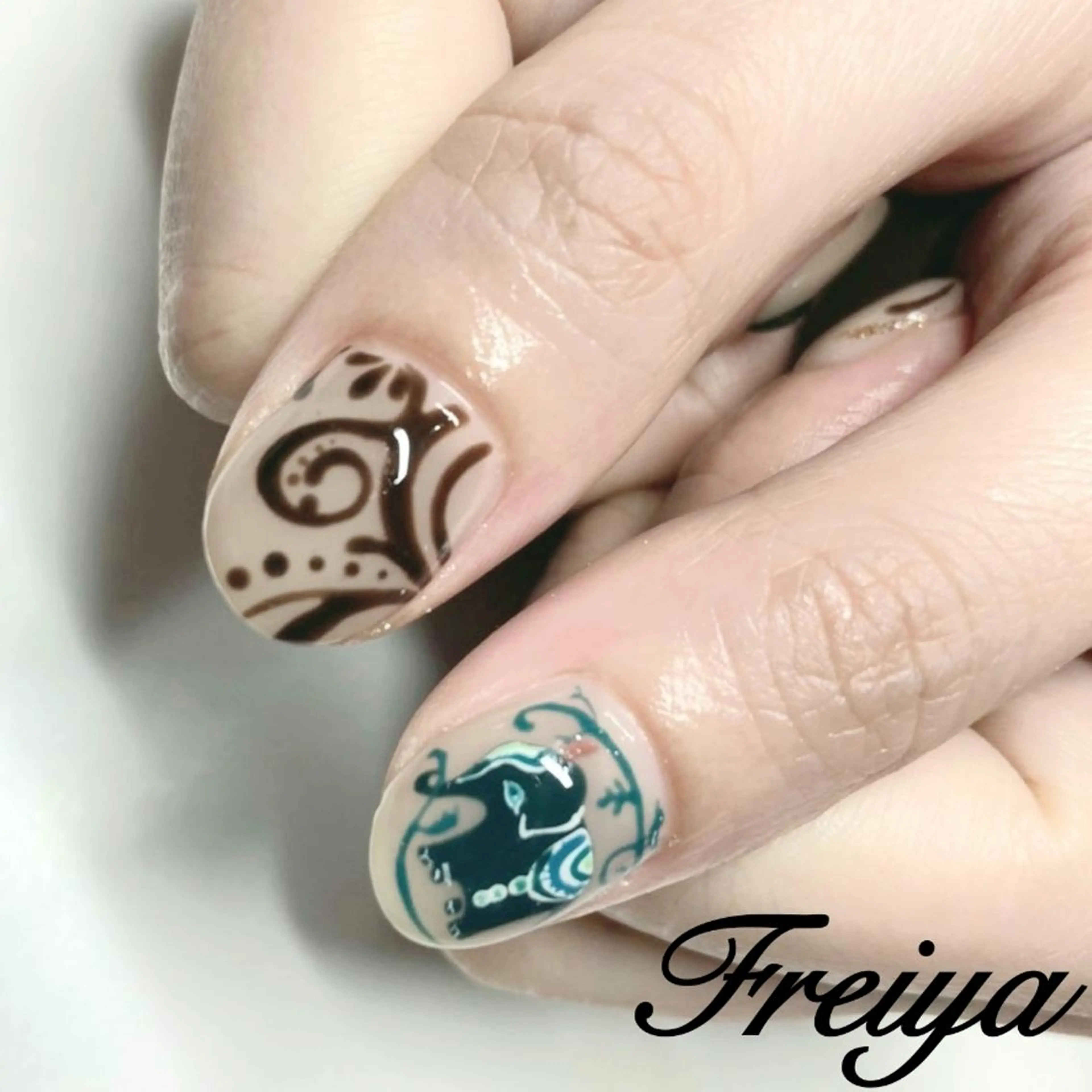 ネイル FREIYA所属・FREIYA マツエク、ネイルの眉毛・アイブロウイメージ