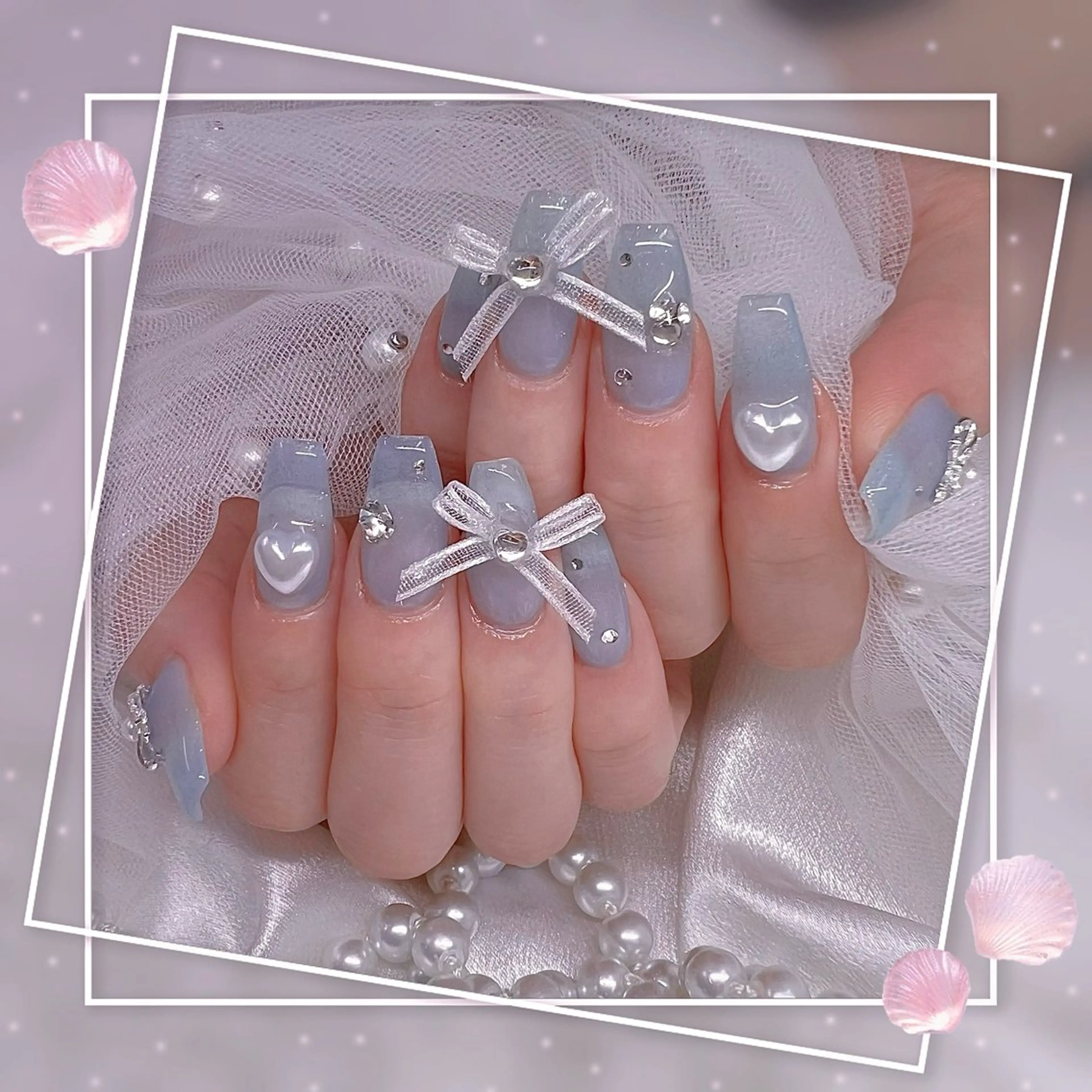 ネイル フレンチネイル グラデーション キラキラネイル 韓国ネイル マグネットネイル ハンドネイル ハンドケア Chill Nailsalonのネイルデザイン