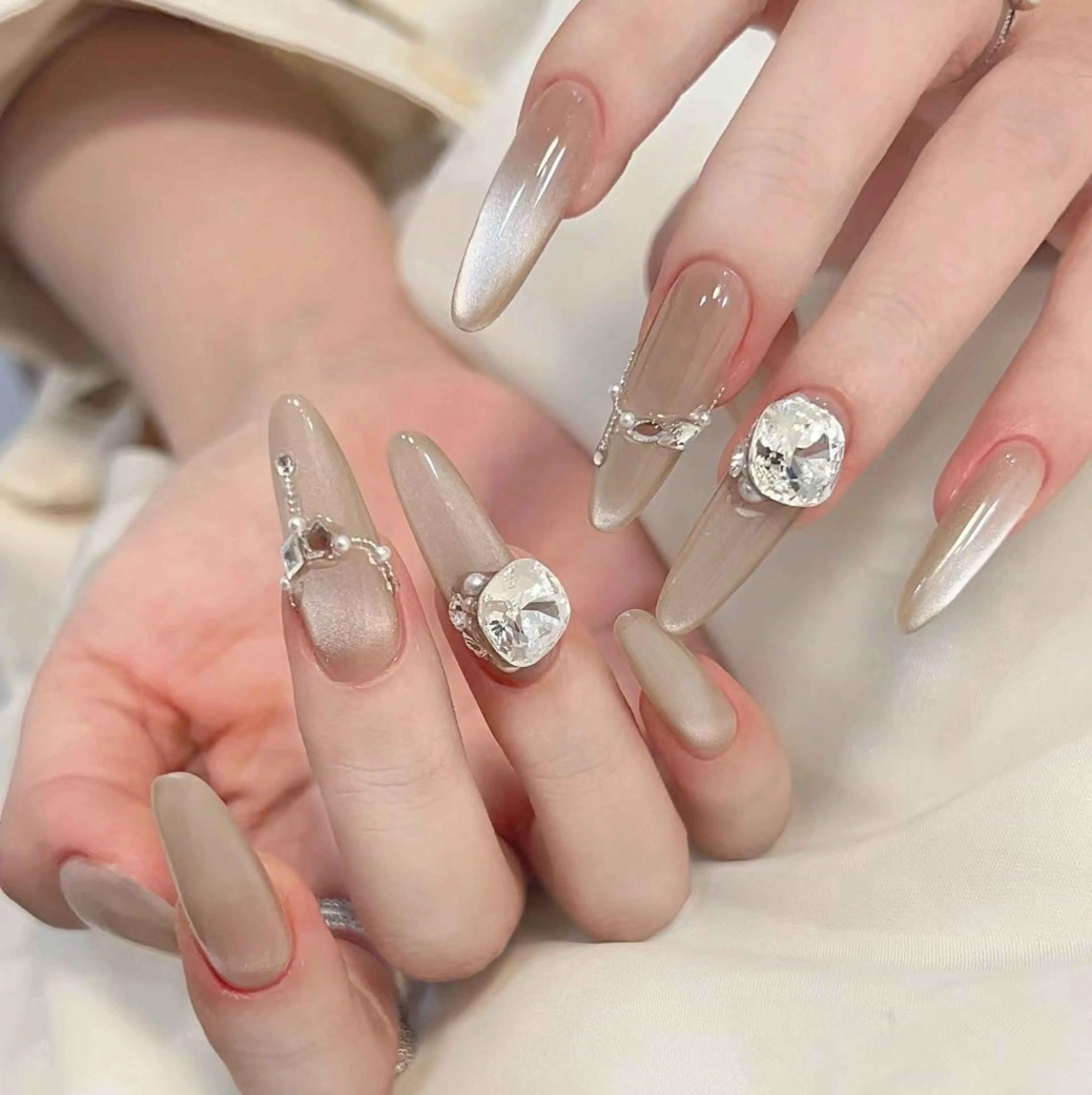 超🉐チップ長さ出し10本💖パーツ付け放題マグネットネイル💅（ソフトジェルオフ無料ケア込み）の写真