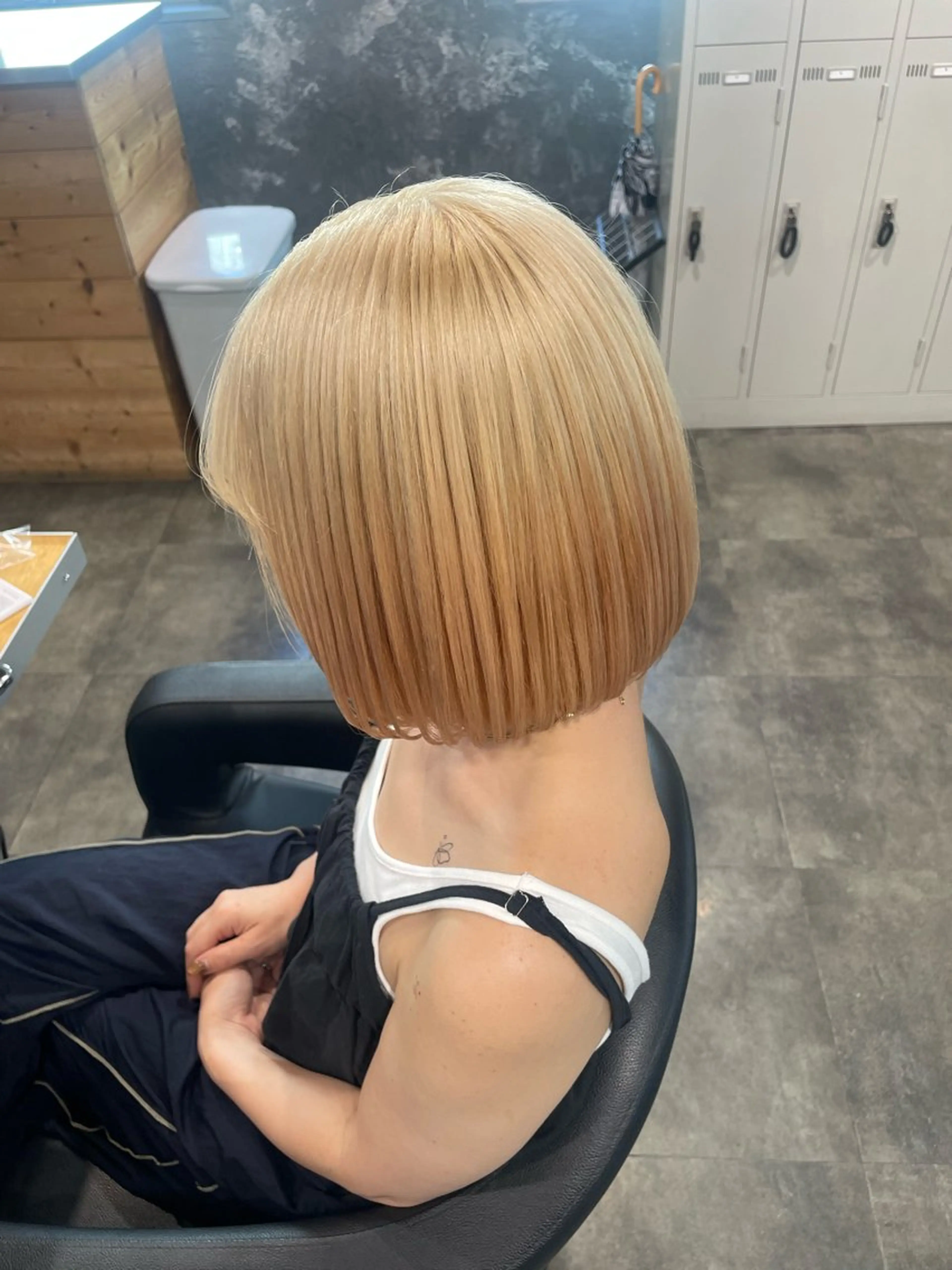 ミディアム カラー ヘアカラー ハイトーンブロンド 横浜💞ミオのヘアスタイル
