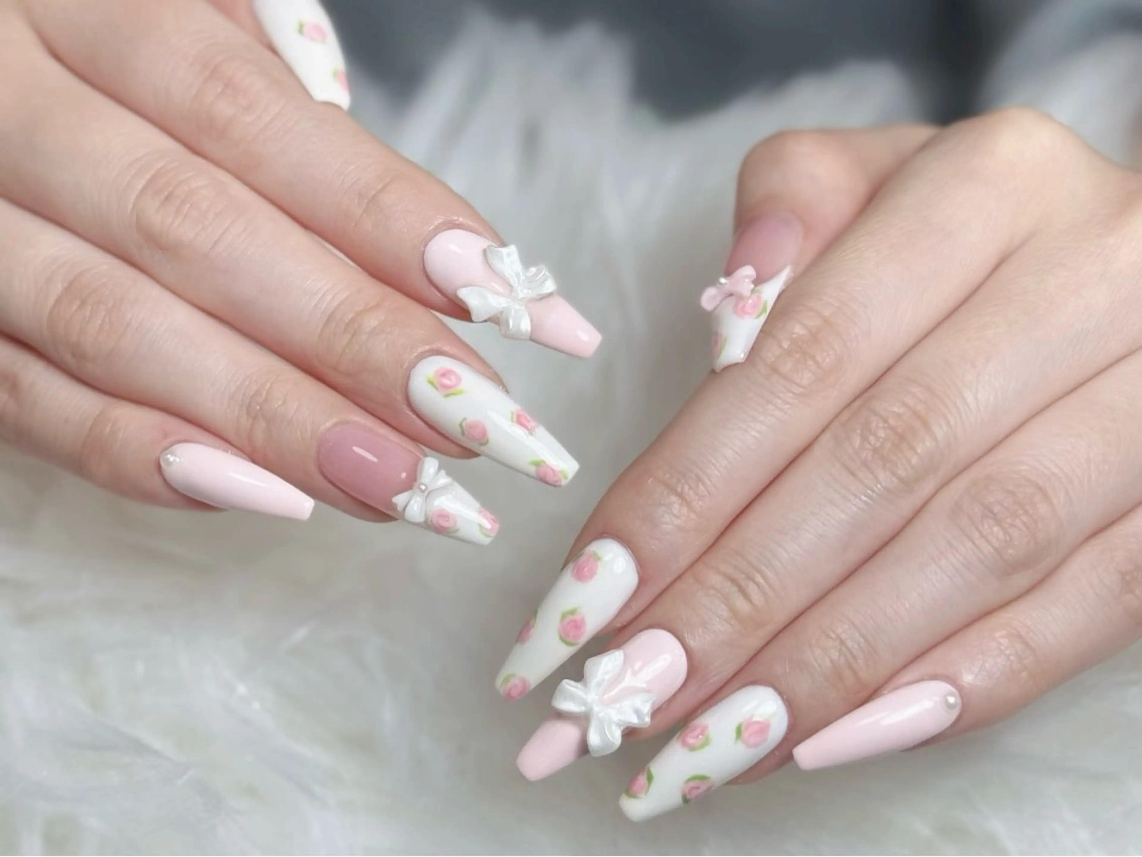 ネイル フレンチネイル ジェルネイル キラキラネイル 韓国ネイル マグネットネイル Julli nail studio所属・Julli NailStudioのネイルデザイン