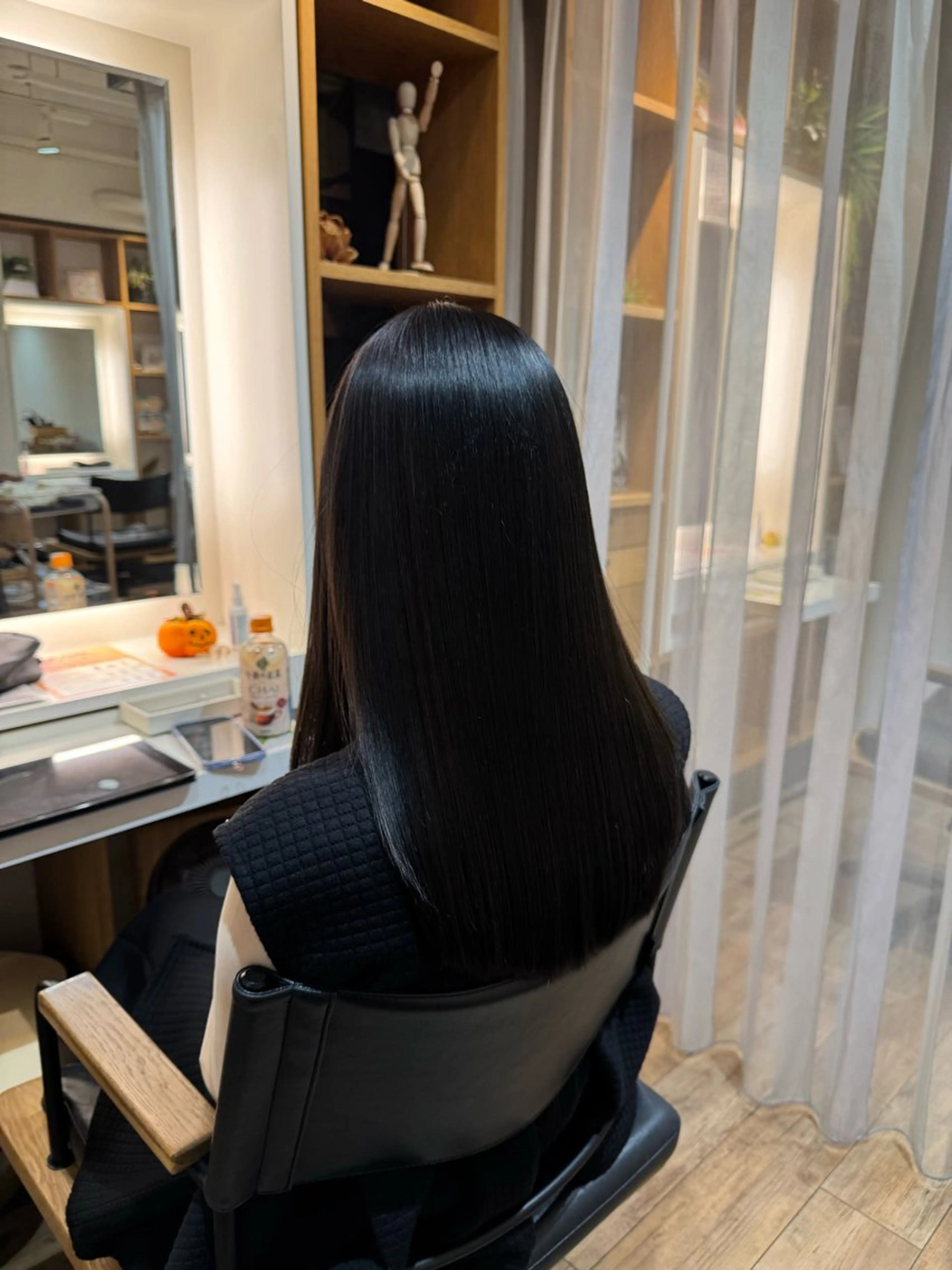 セミロング カット 縮毛矯正 トリートメント afloatkobe所属・美髪/髪質改善 川口凌弥のヘアスタイル