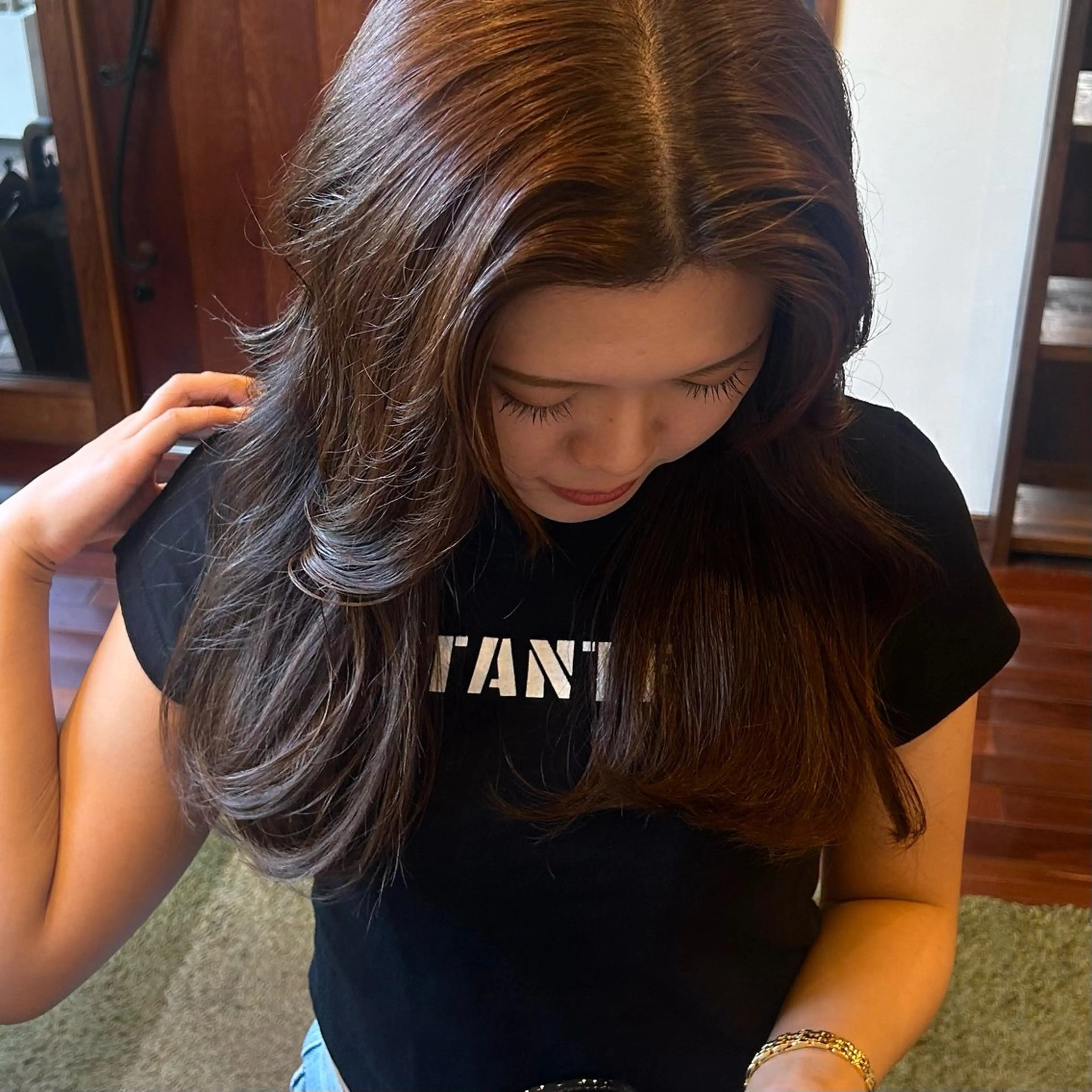 ロング 顔周りカット 美容室 Luccica HAWAII所属・平井 亜実のヘアスタイル