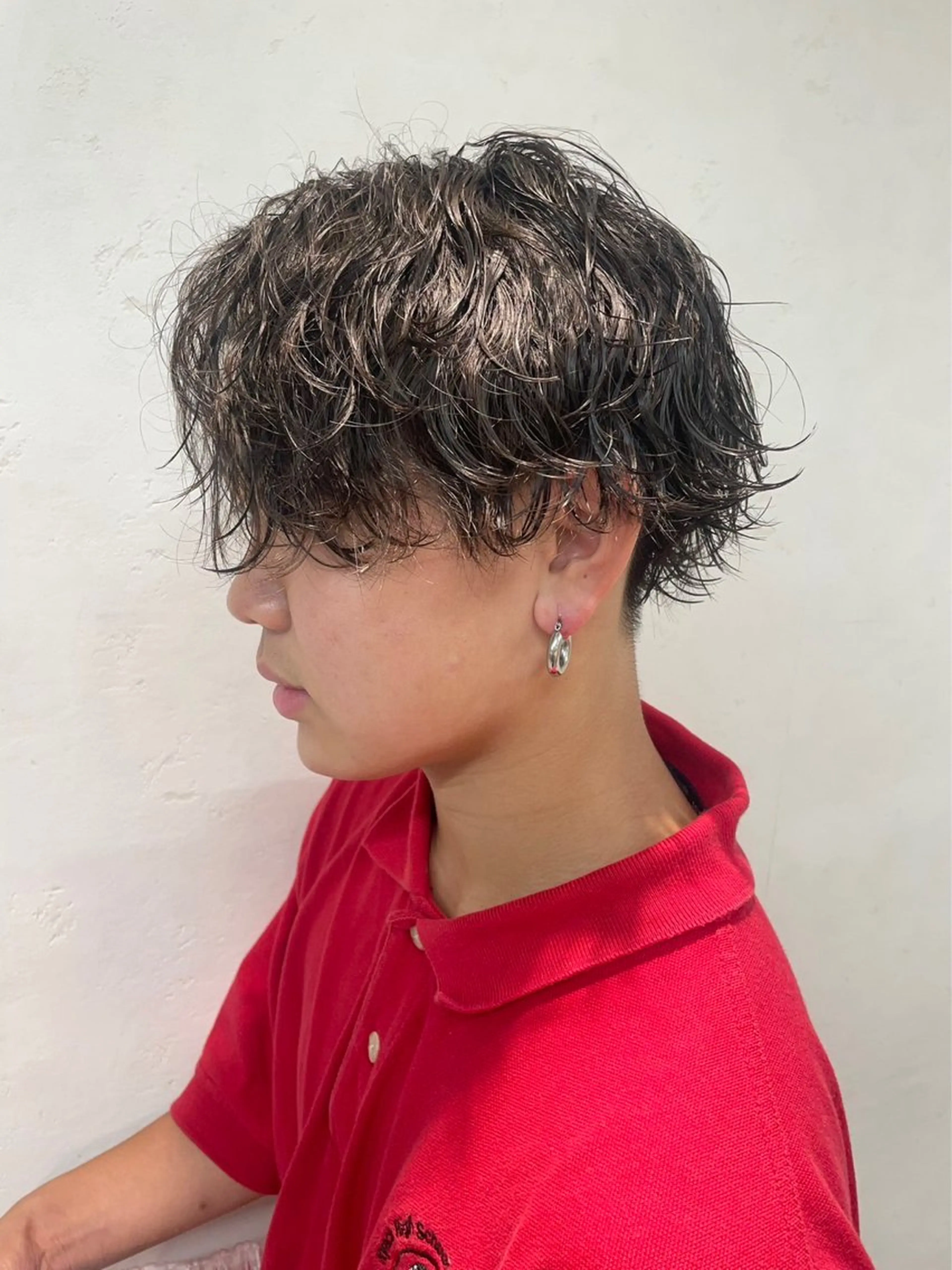 パーマ メンズ メンズパーマ 波巻きパーマ ナチュラルベージュ/ 顔周りカット/由喜のヘアスタイル