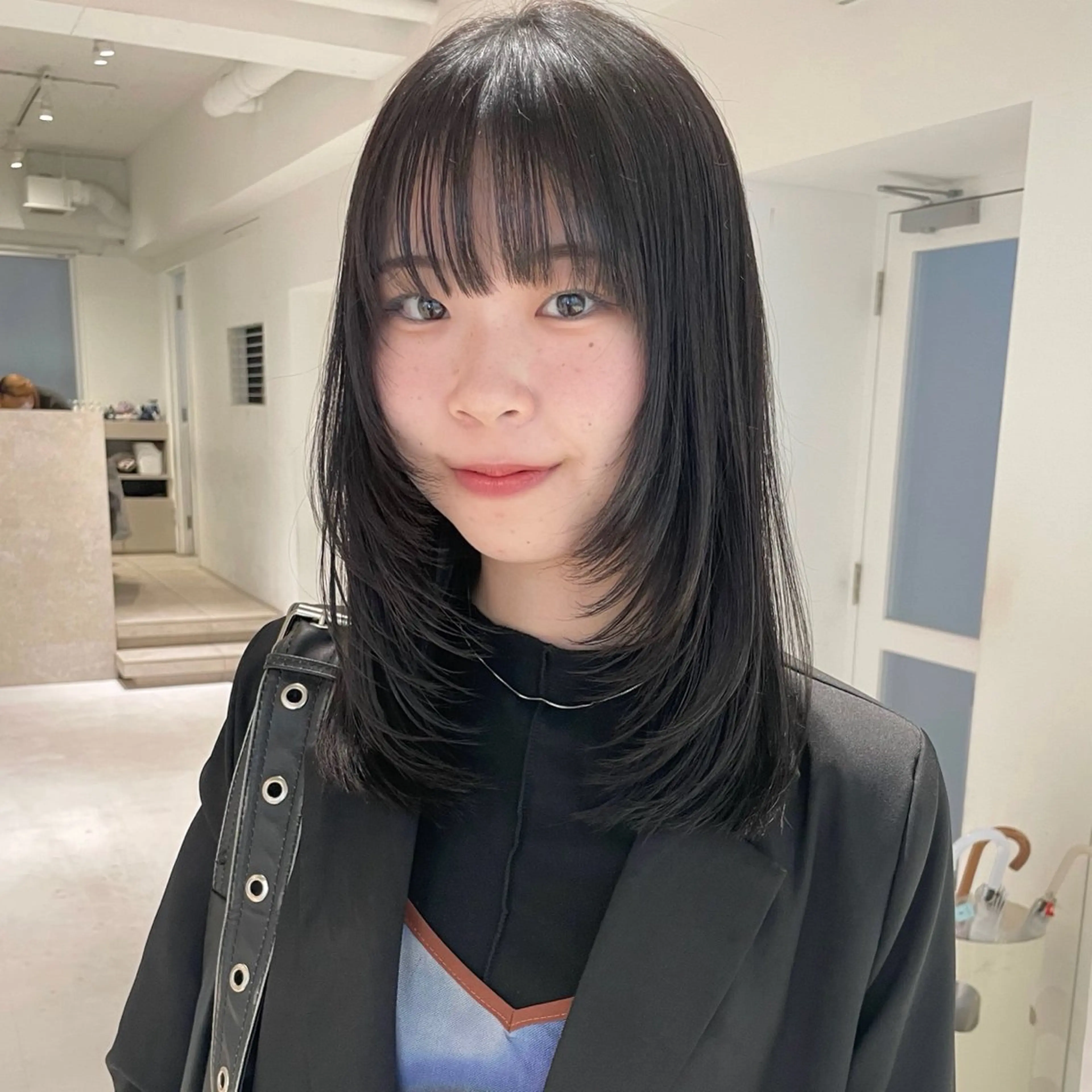 ミディアム カット ヘアカラー haruko🎀 レイヤーカットのヘアスタイル