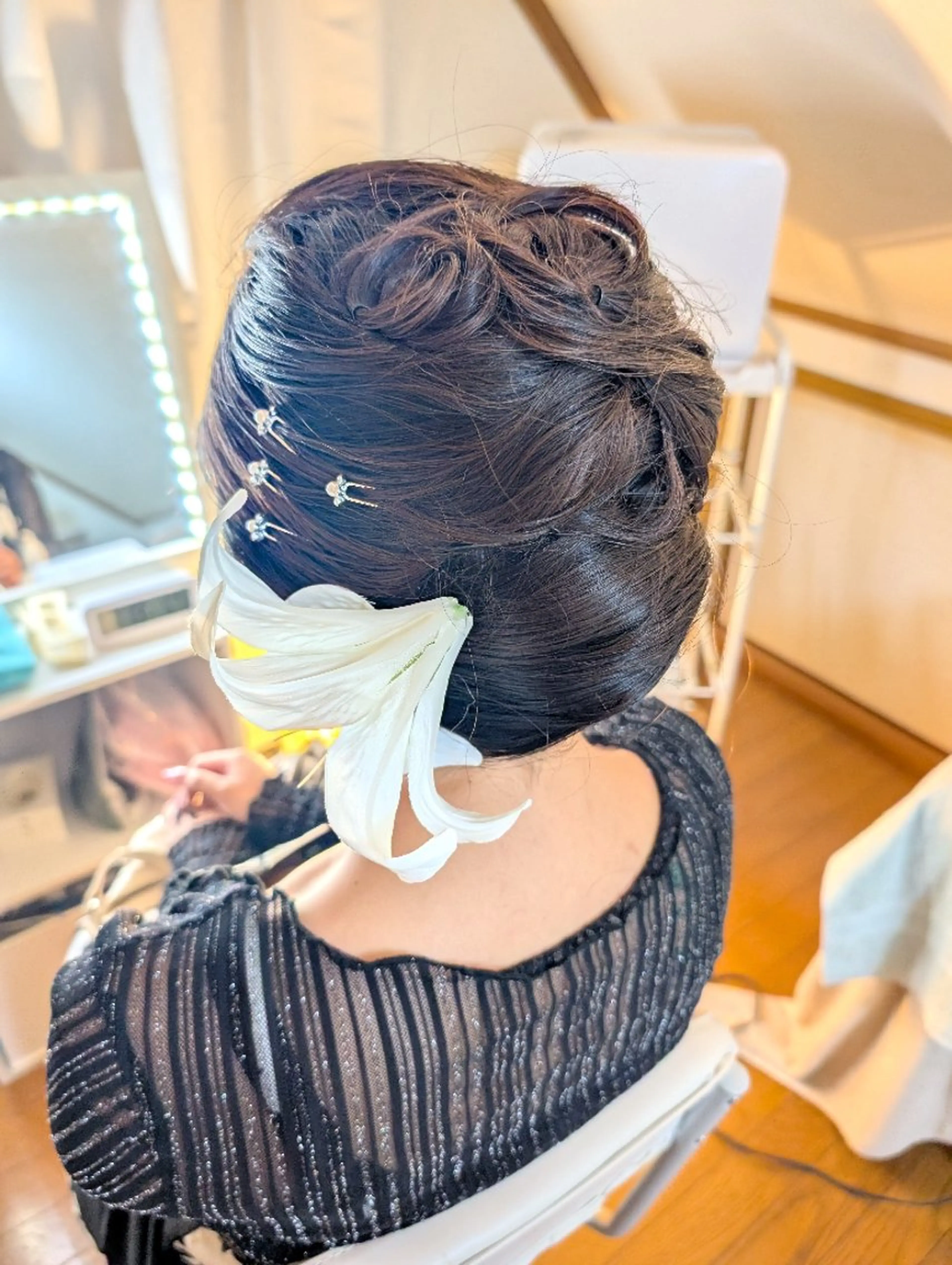 ヘアアレンジ 夜会巻き ヘアセット Non ビューティサロンのエステ・リラクイメージ