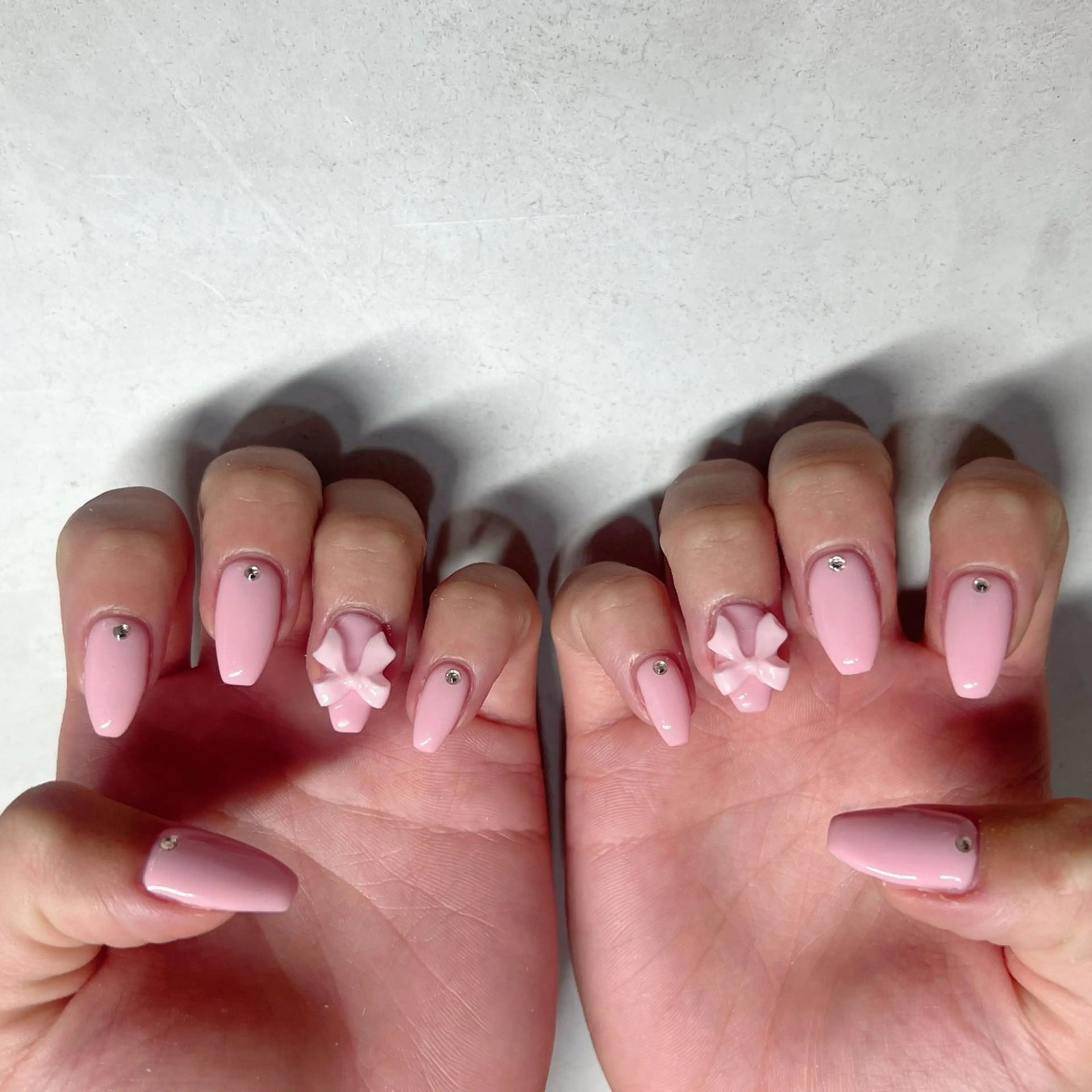 ショート ハンドネイル 萬城 愛梨のネイルデザイン