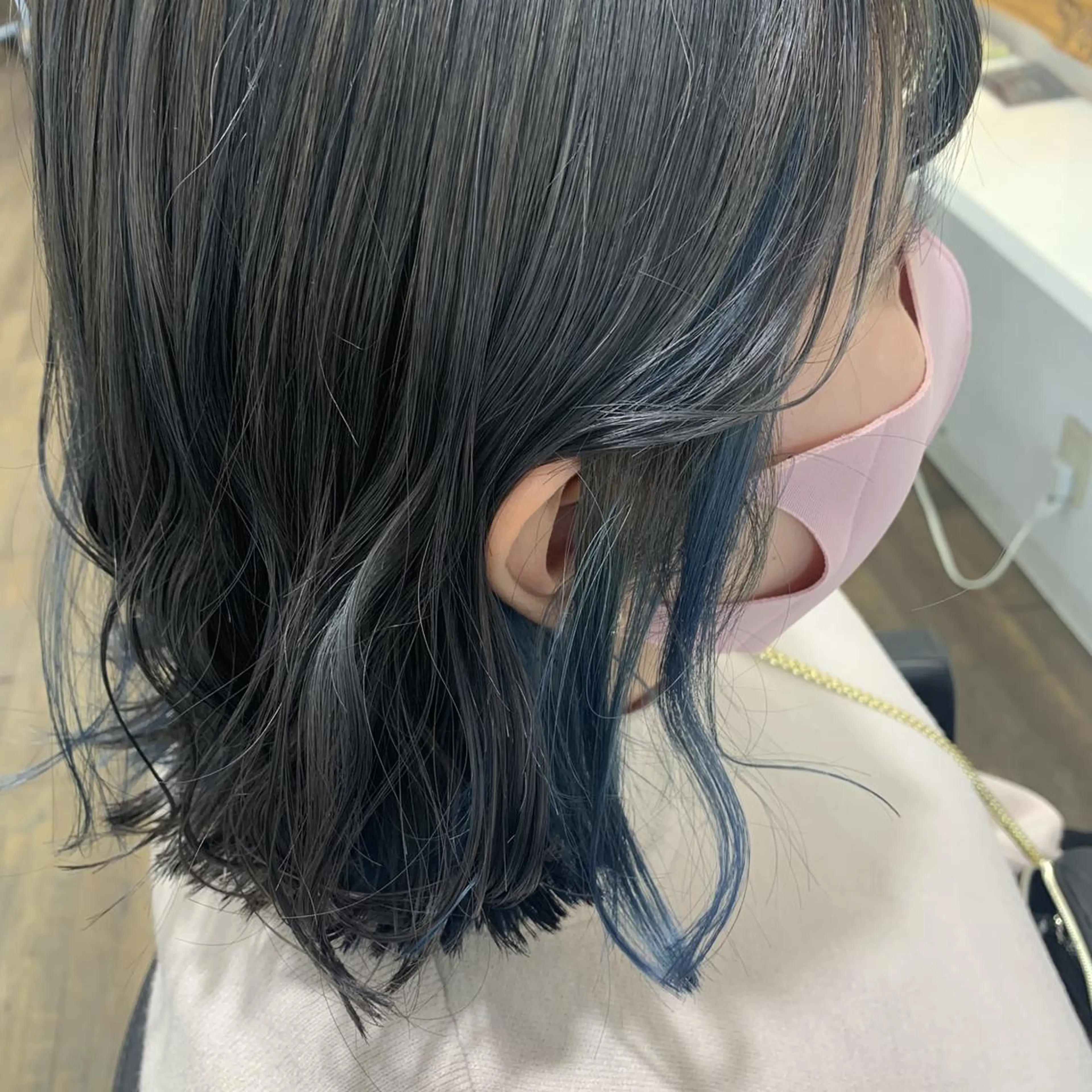 ミディアム カラー ブリーチ ブルーカラー beauty   beast 西新店のヘアスタイル