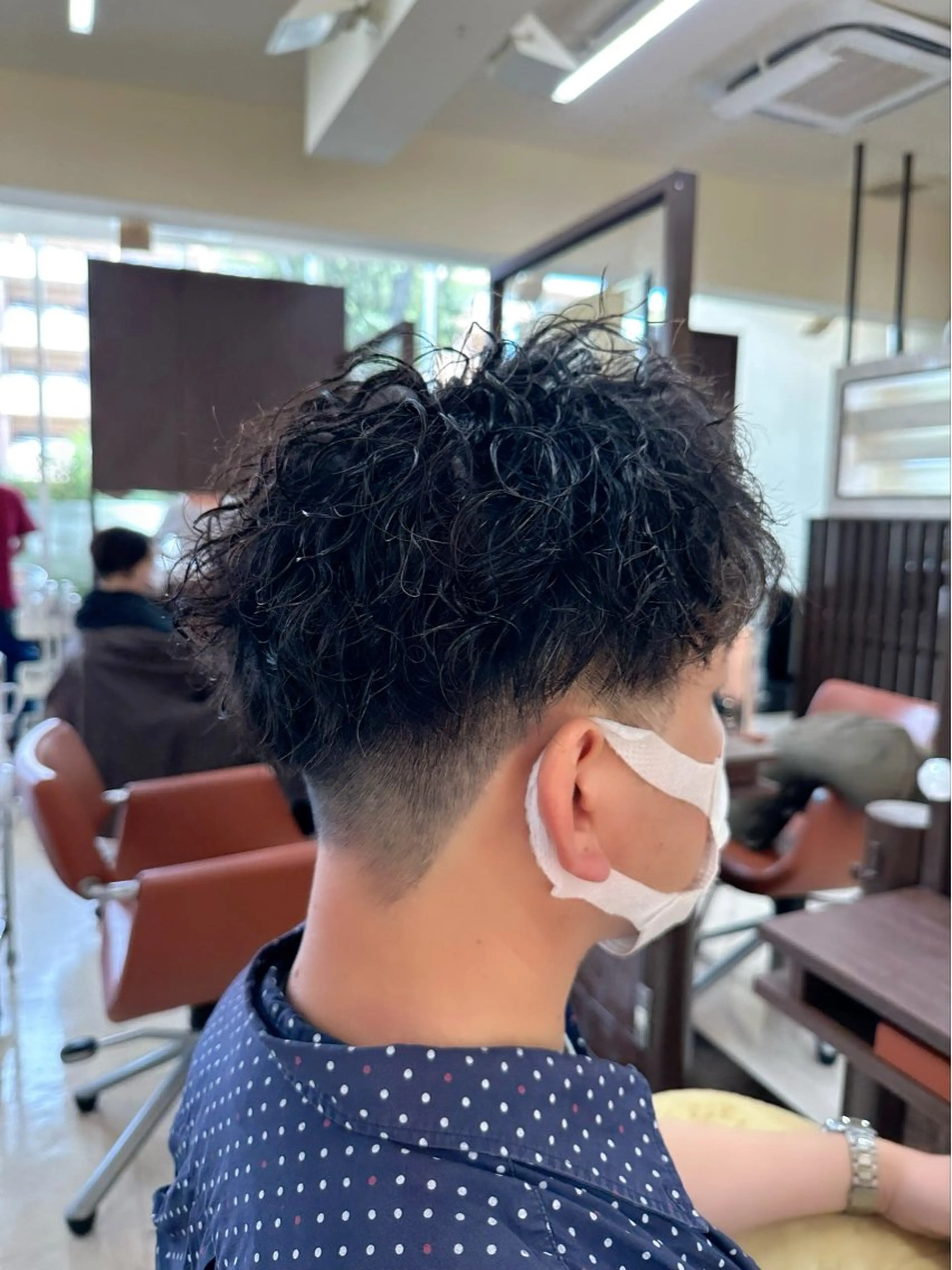 パーマ メンズ メンズパーマ メンズツイストパーマ ツイストスパイラルパーマ スパイラルパーマ ツイストパーマ みつき/✨髪質改善✨ /自然なストレートのヘアスタイル