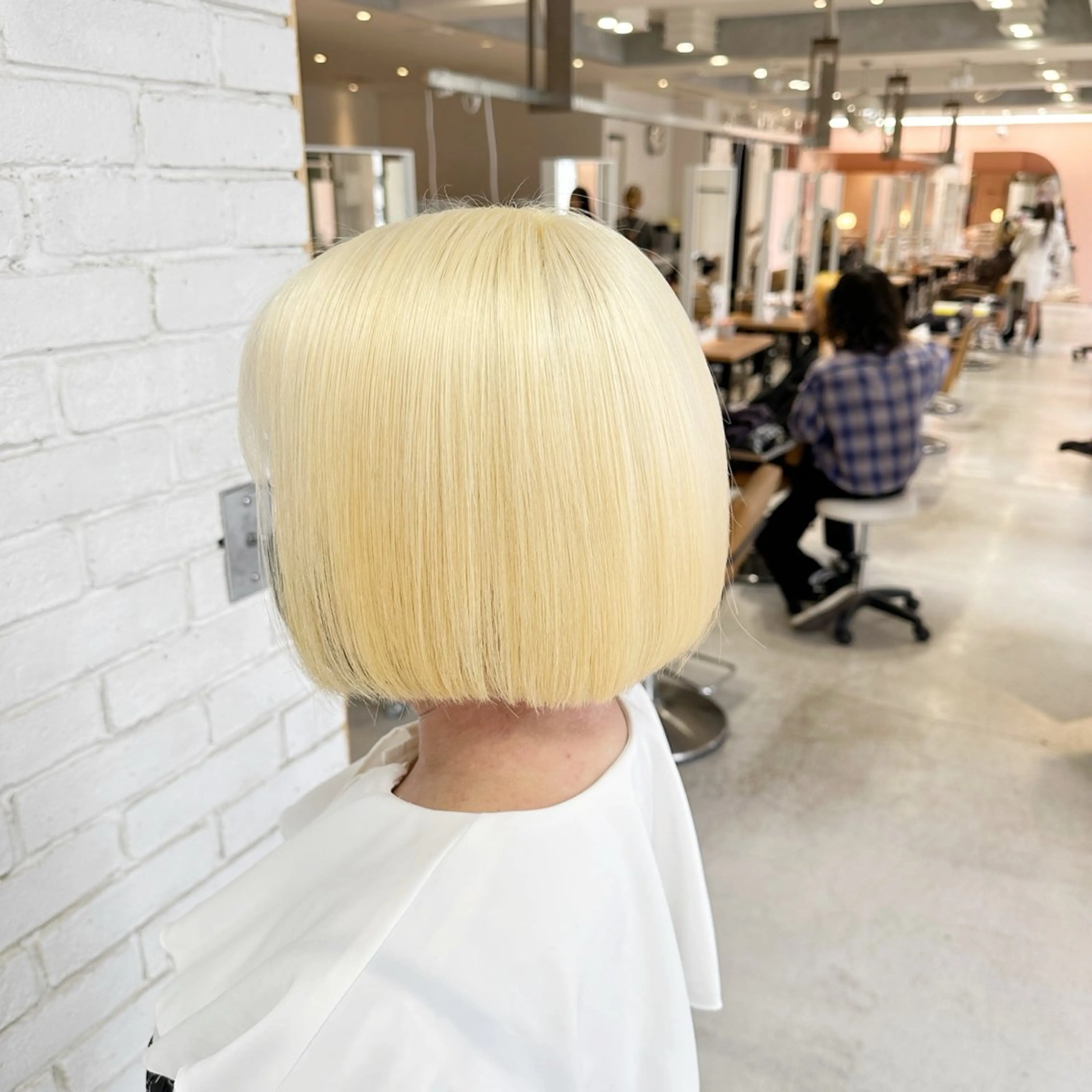 ショート ボブ くびれヘア エクステ 韓国風ヘア レイヤーカット カット ヘアカラー 🌈ホワイトカラー レイヤー/キシ🌈のヘアスタイル