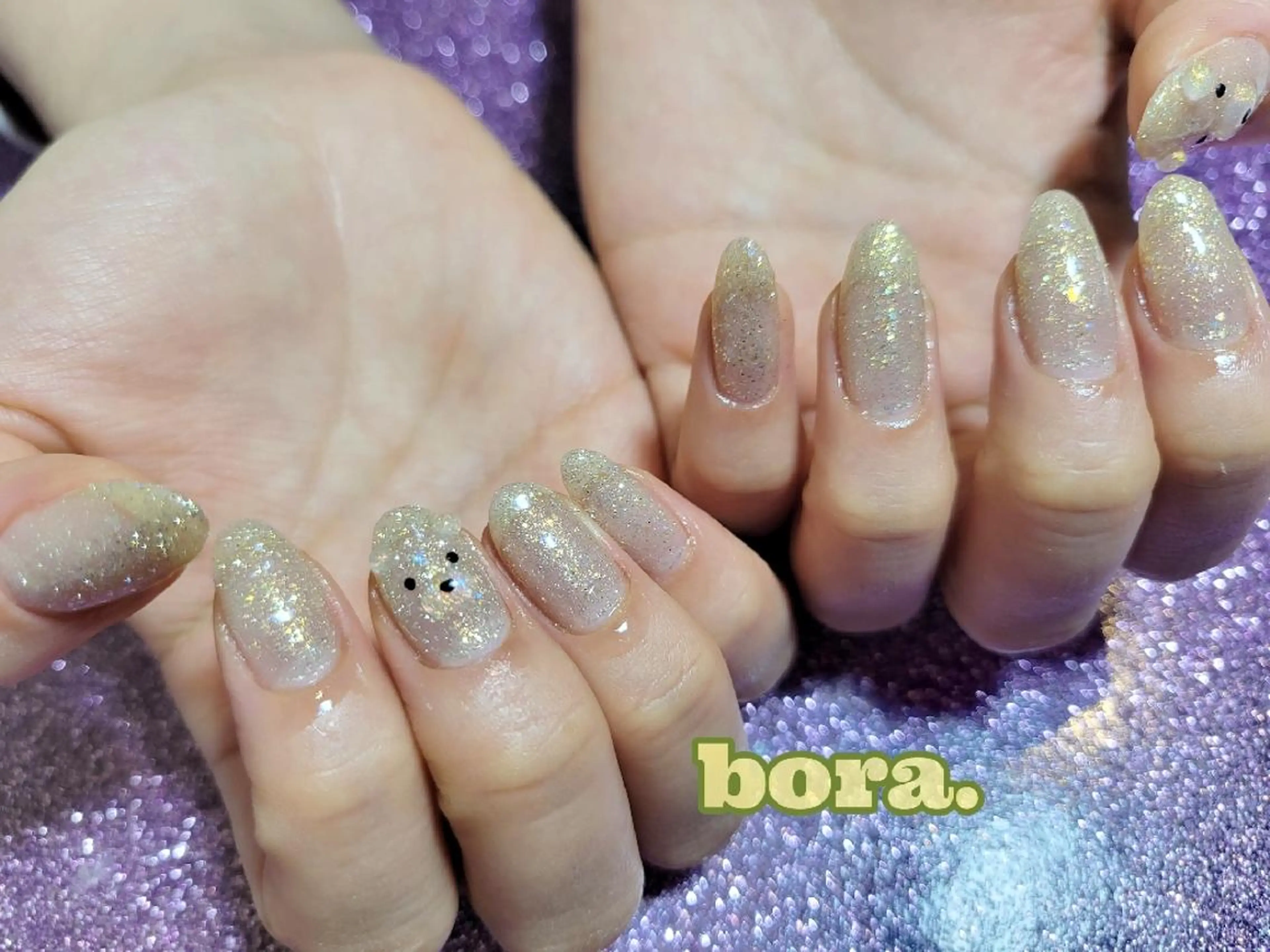 ネイル キラキラネイル 💜bora .のネイルデザイン