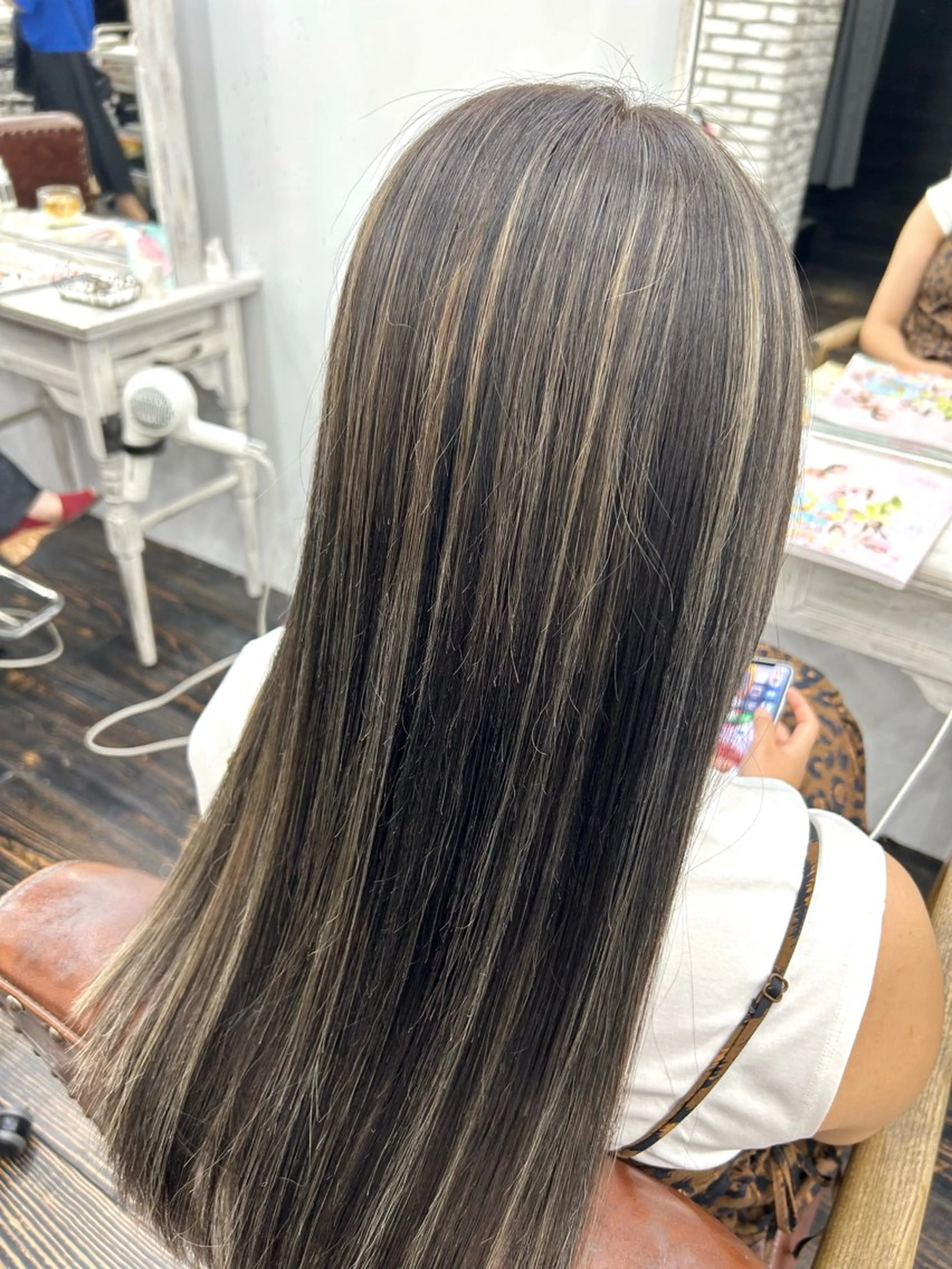 ロング カラー カット ヘアカラー レイヤーカット韓国 暖色⭐︎KANAKOのヘアスタイル