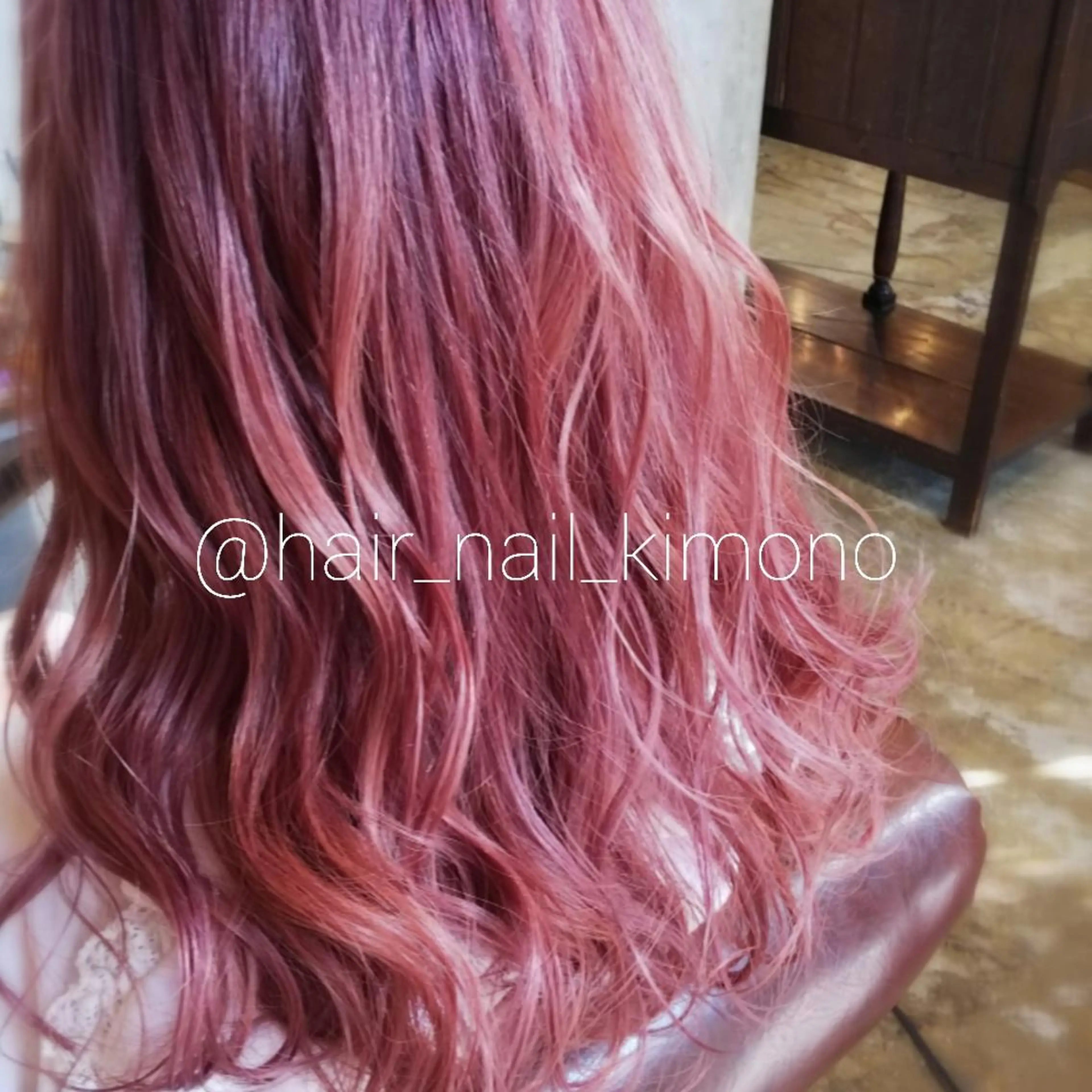セミロング カラー グラデーションカラー ピンクカラー ヘアカラー EMANON 心斎橋所属・デザインカラー /aiのヘアスタイル