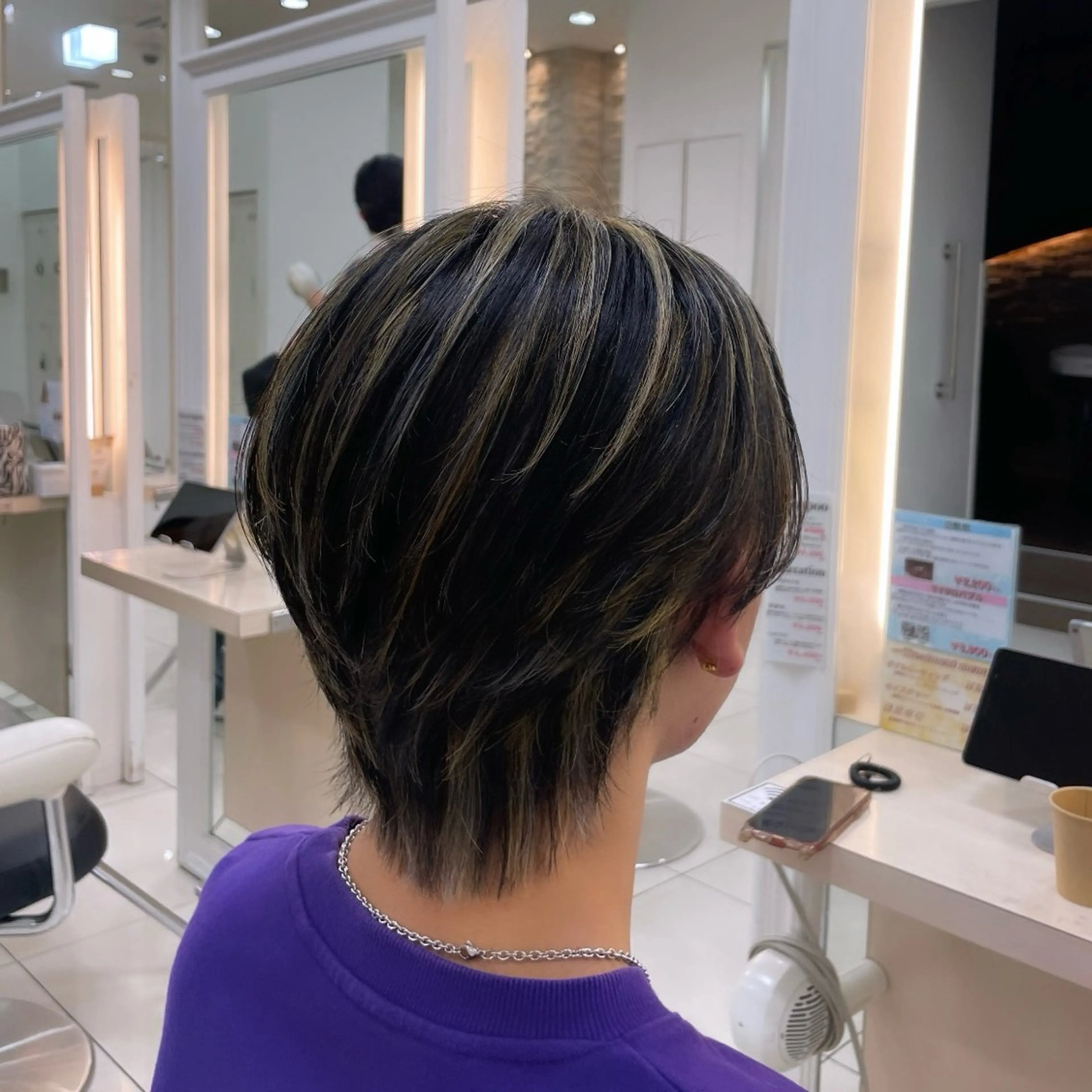 カラー メンズ 崎山 紗吏のヘアスタイル