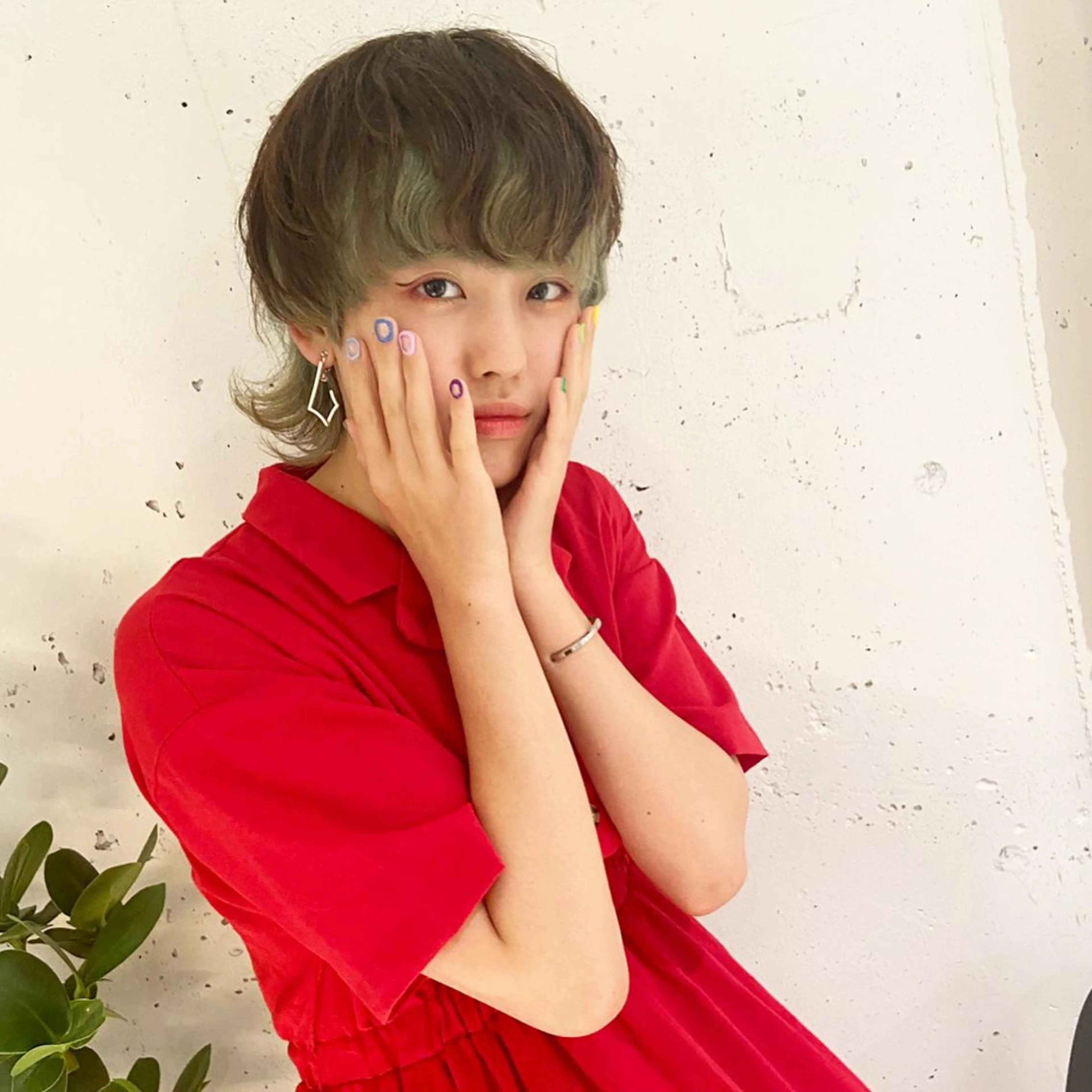 ショート ウルフカット カジュアルを女っぽく 𝗮𝘆𝗮𝗰𝗼のヘアスタイル