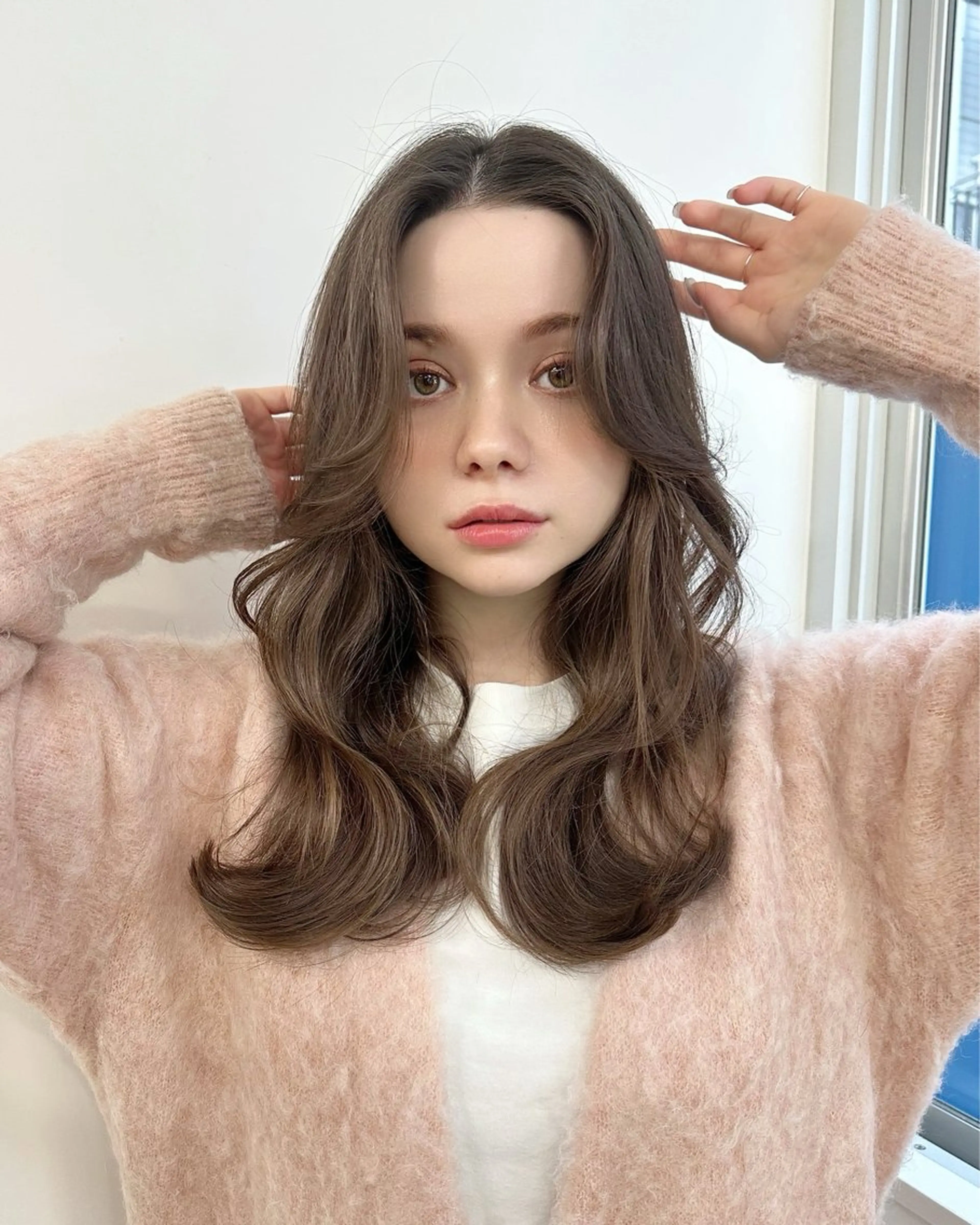 セミロング カラー カット ヘアカラー トリートメント 韓国風×透明感カラー 髪質改善オタベシンヤのヘアスタイル