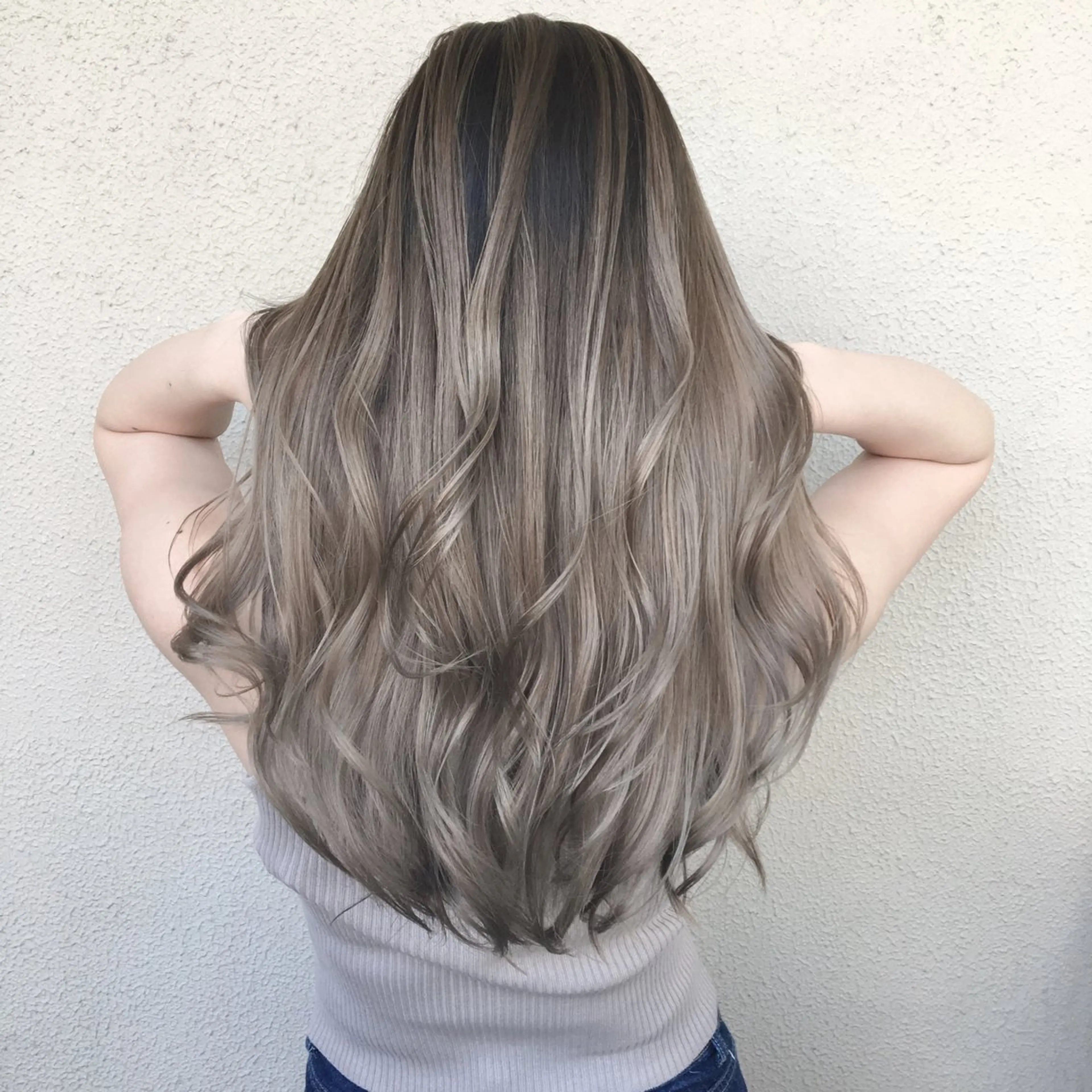 ロング カラー バレイヤージュ ブリーチ 透明感カラー レイヤーカット ✨原宿ハイトーン ブリーチ職人菊池のヘアスタイル