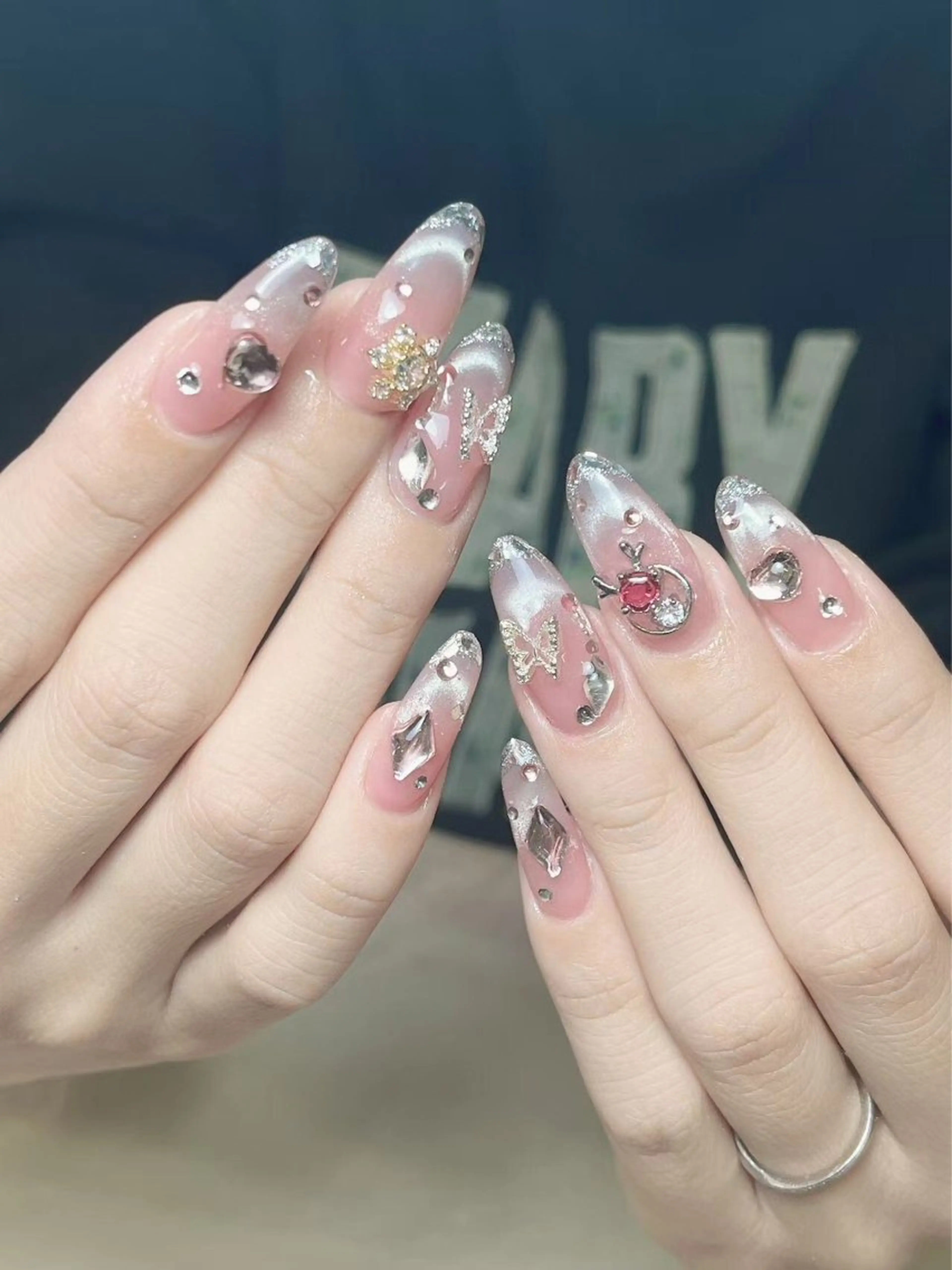 ネイル LR.ONE ヨウのネイルデザイン