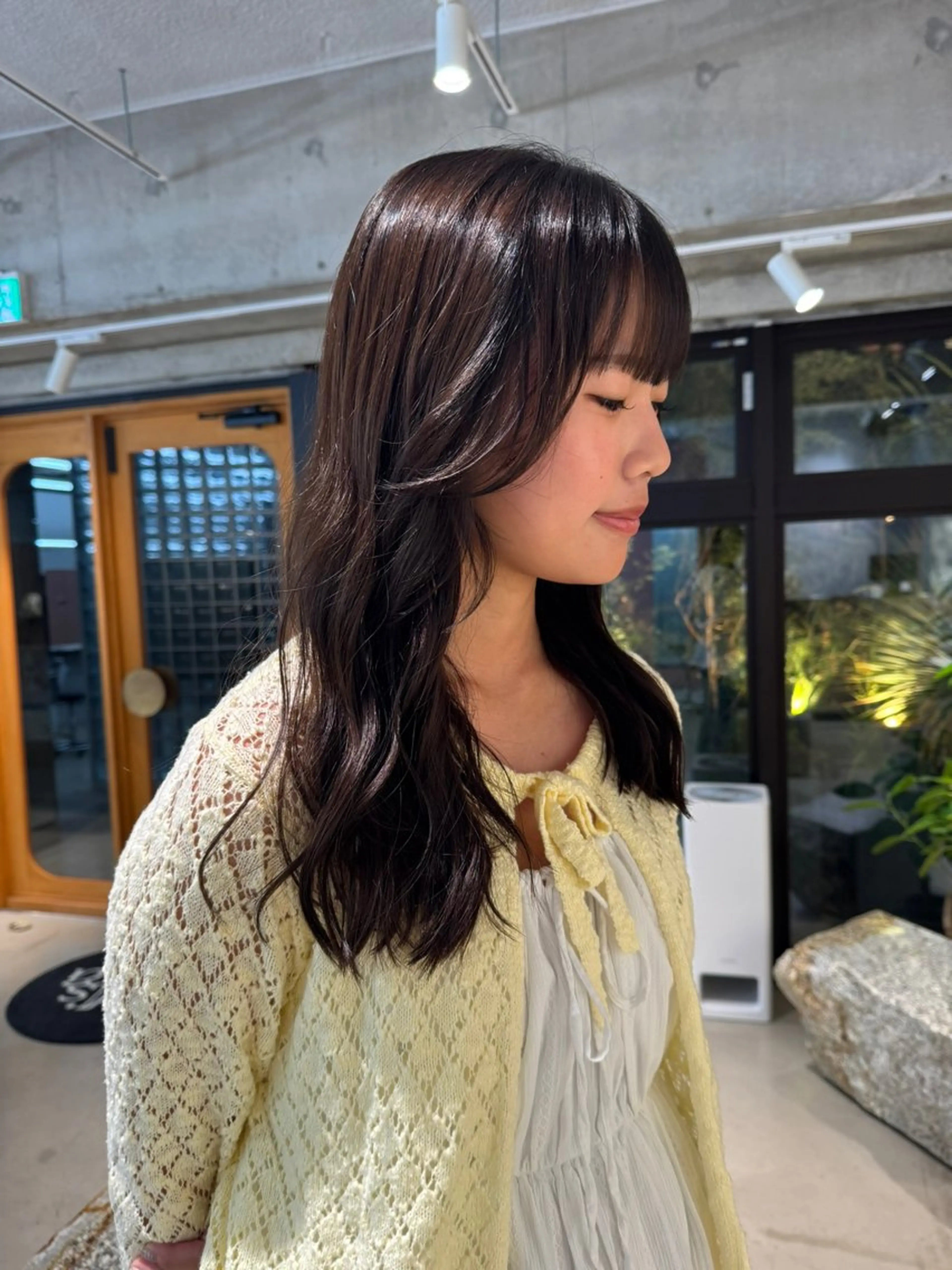 ロング アッシュ アッシュブラウン ヘアカラー 坂本 侑寿己のヘアスタイル