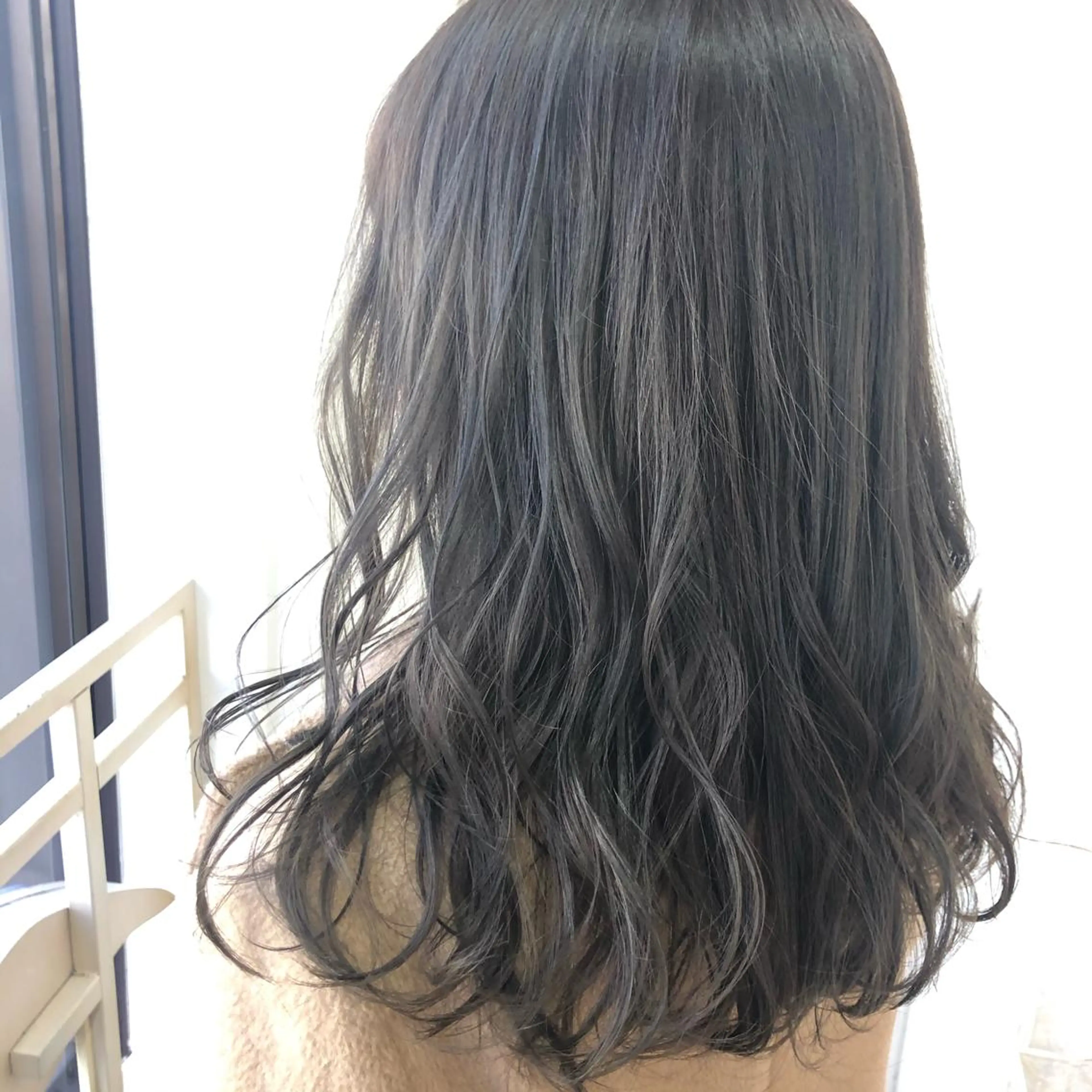 ミディアム カラー TRENCH 自由が丘所属・TRENCH 相澤 果歩のヘアスタイル