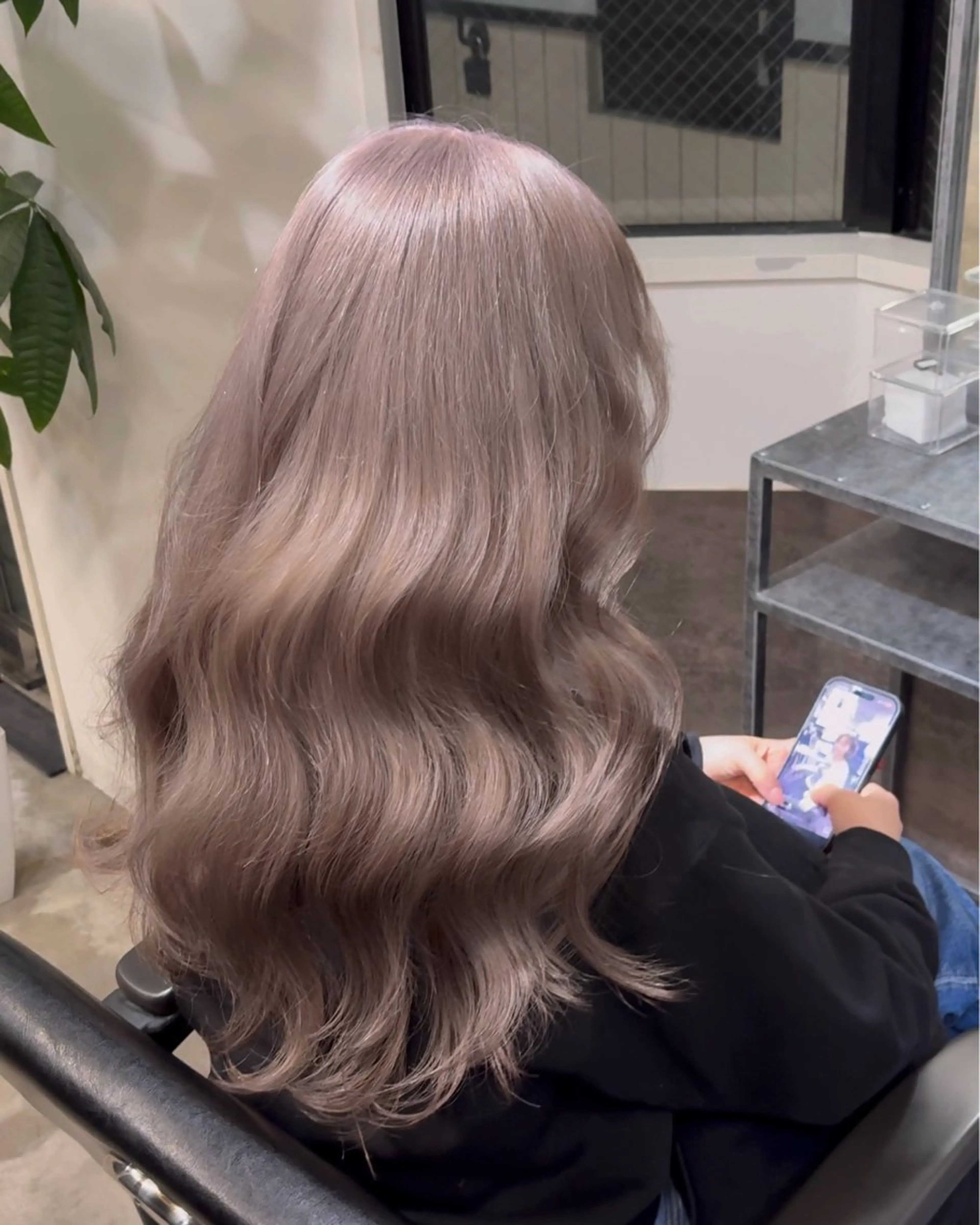 カラー ベージュカラー ブリーチ 透明感カラー ハイトーンカラー ミルクティーベージュ ヘアカラー meby所属・🩵福岡ブリーチなし カラー/紫音🩵のヘアスタイル