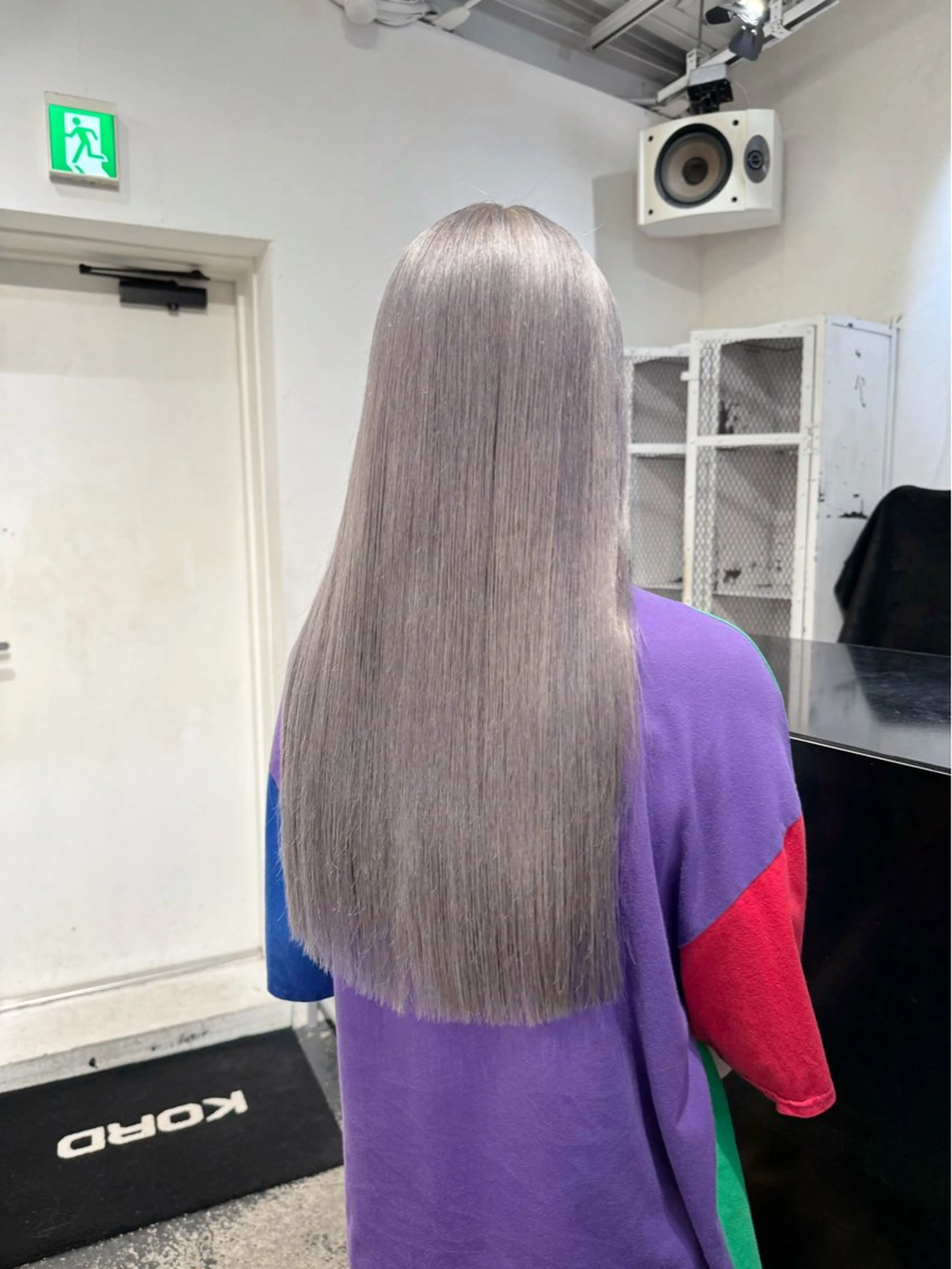ロング カラー ヘアアレンジ ブリーチ シルバー ホワイトシルバー カット ヘアカラー トリートメント 💗艶髪ハイトー ンAYAKA💗のヘアスタイル