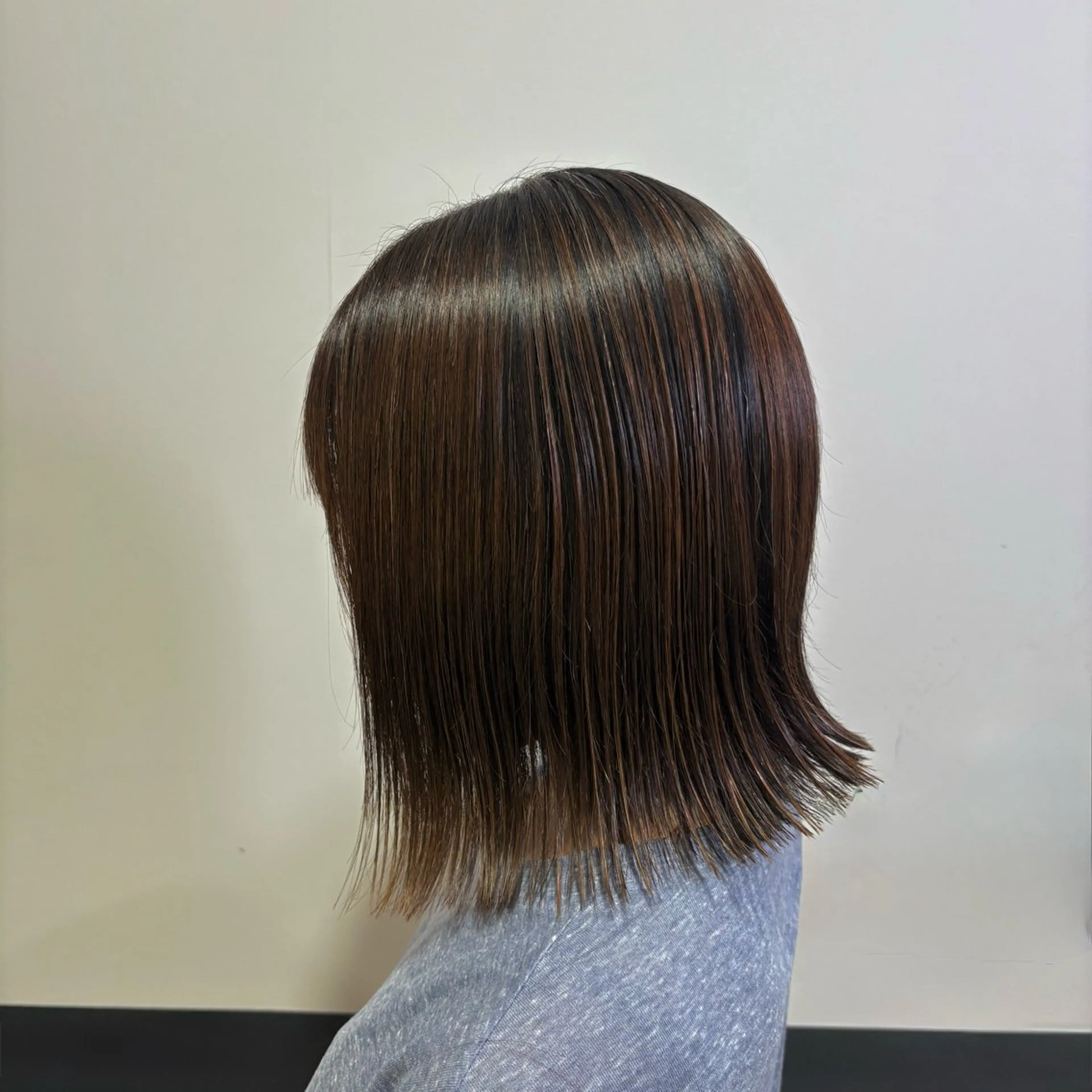 ミディアム ボブ 外ハネヘア mi kiのヘアスタイル