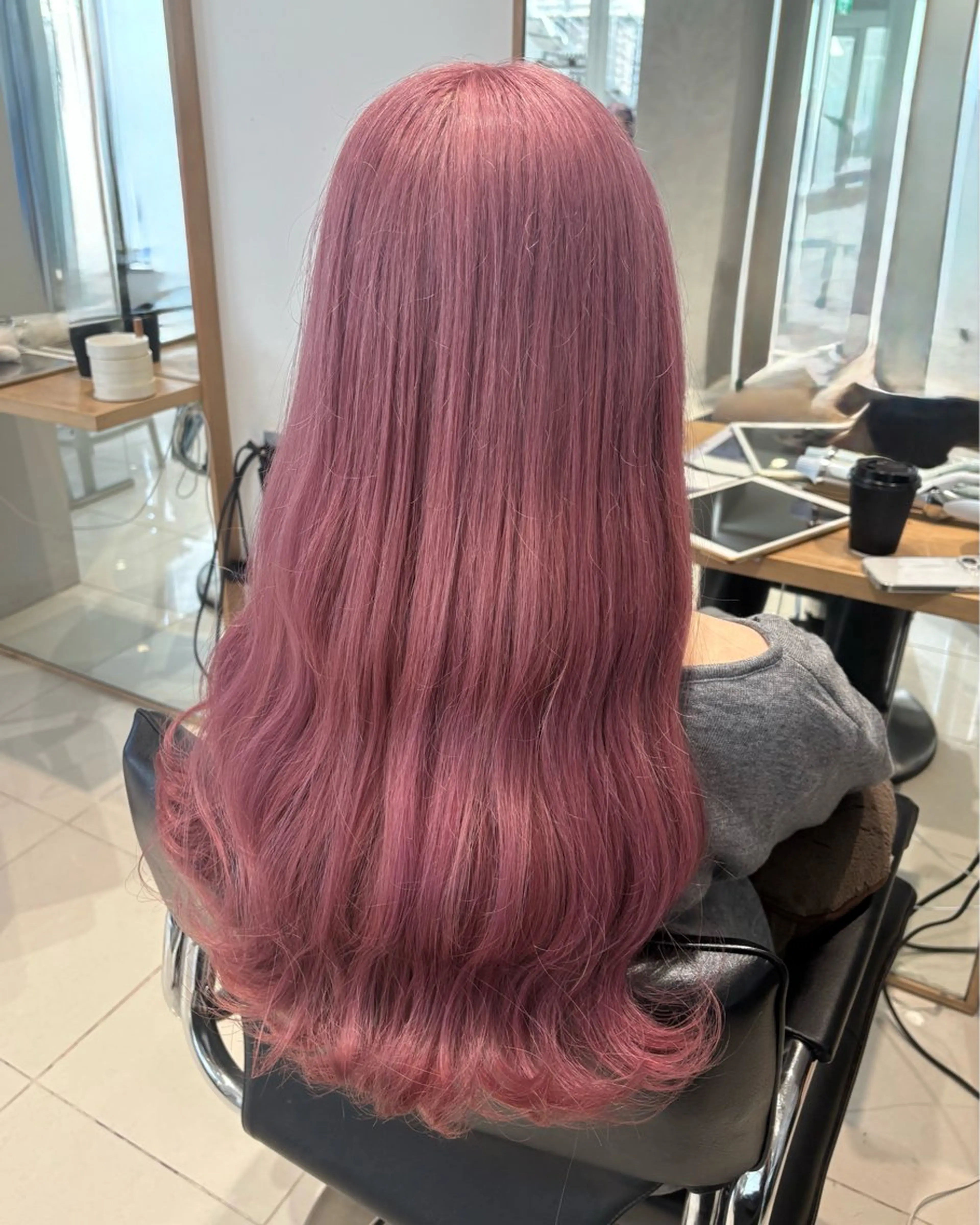 ロング カラー ヘアアレンジ ハイトーンカラー ピンクカラー 《暖色/韓国レイヤー 》🇰🇷桑原ユキネのヘアスタイル