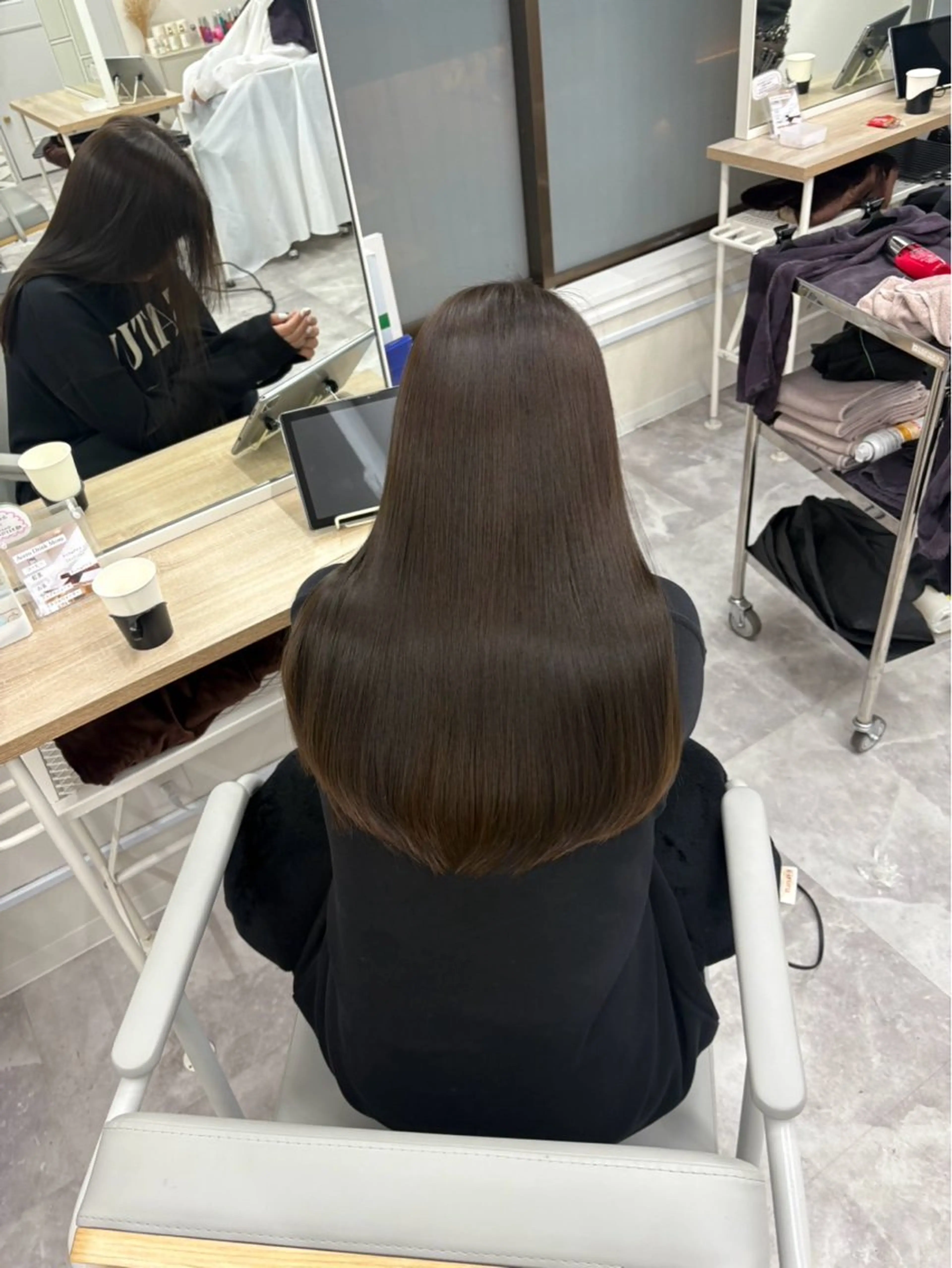 ロング カラー 透明感カラー オリーブカラー 髪質改善 カット ヘアカラー トリートメント Acero.所属・宇野 文人のヘアスタイル