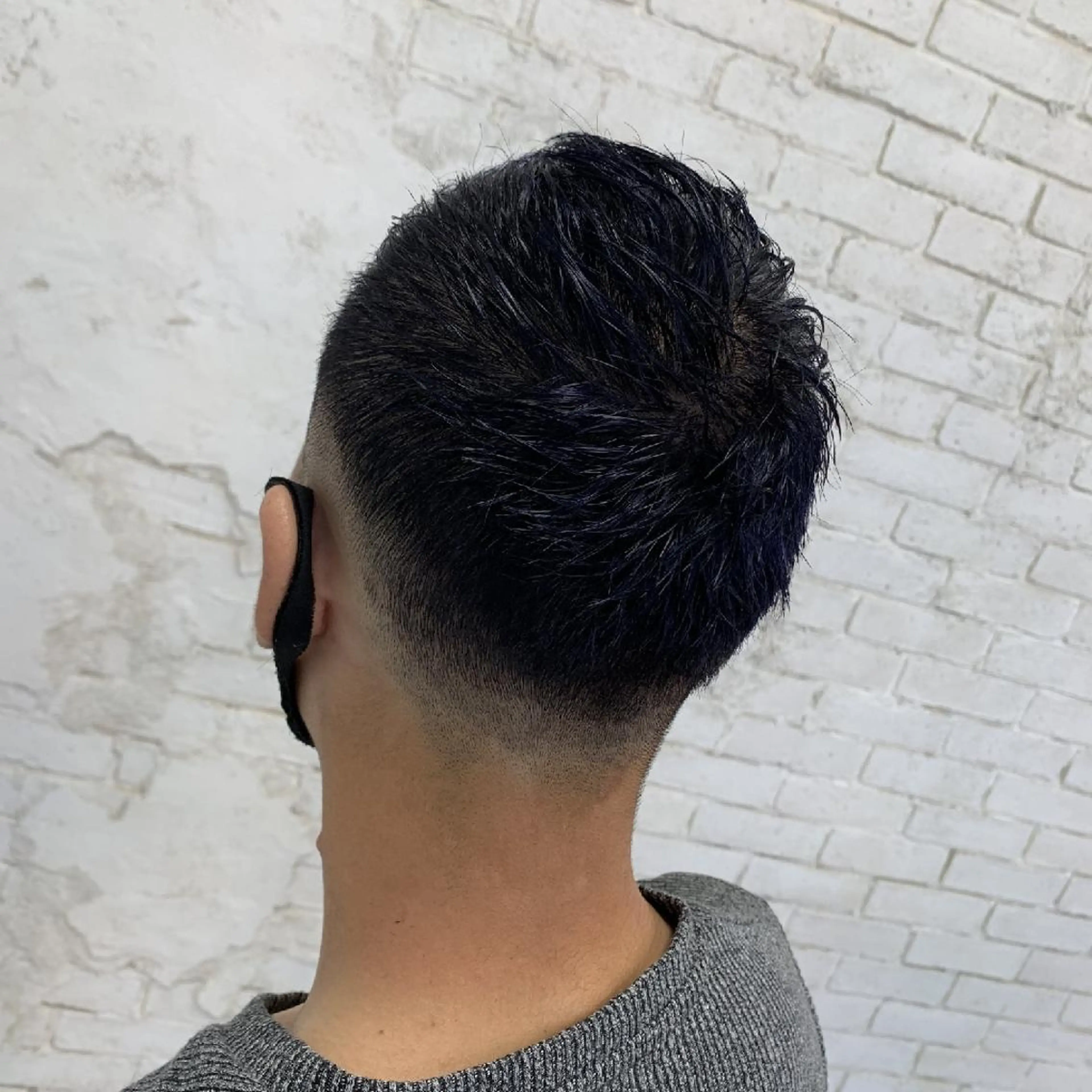 ショート メンズ カラー シルバー nameless 心斎橋のヘアスタイル