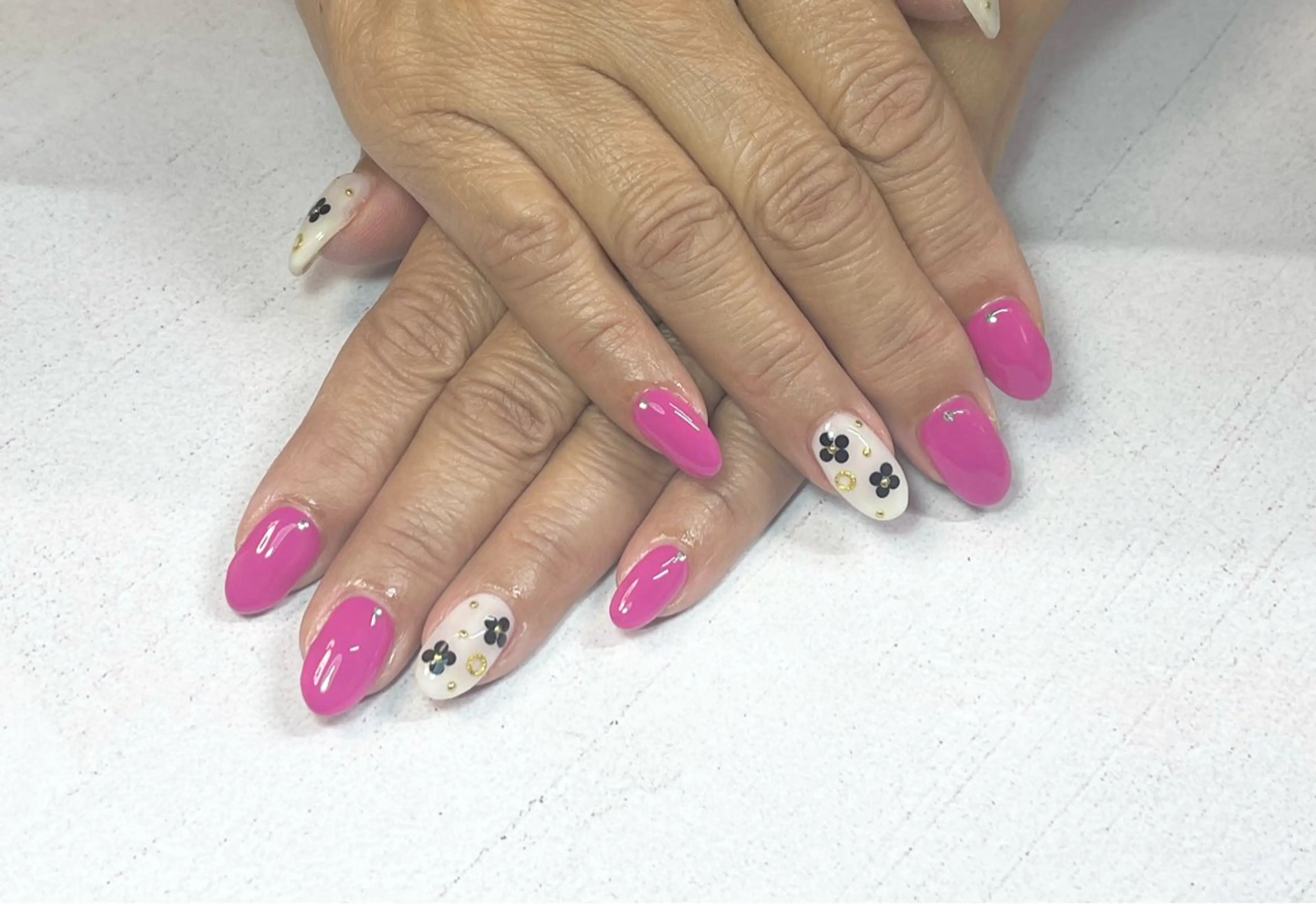 ネイル ハンドネイル more Private Nail Salon所属・K. makiのネイルデザイン