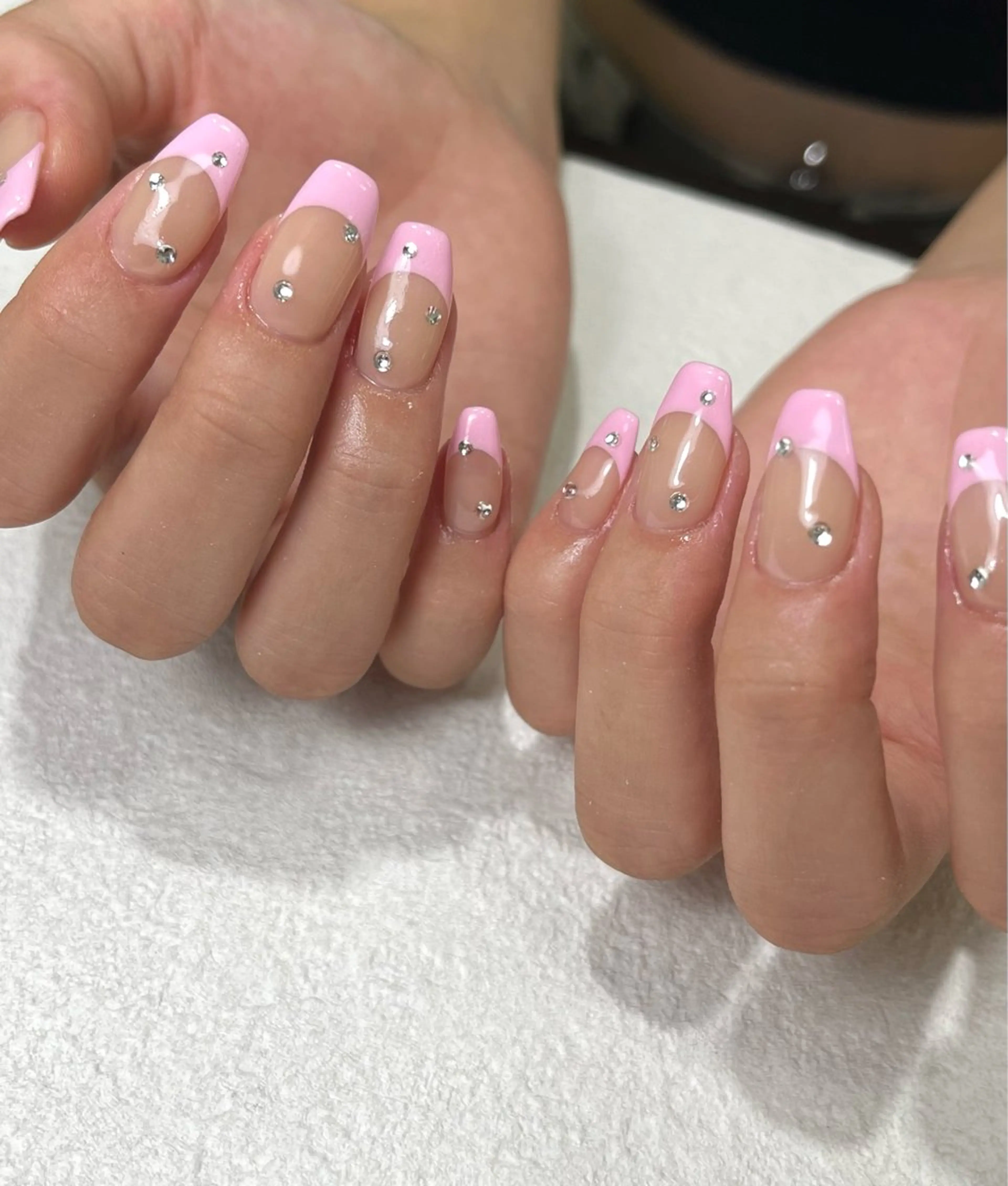 ネイル フレンチネイル キラキラネイル 韓国ネイル ピンク スクエアネイル ハンドネイル para ☀︎ sol by BECK所属・Para Sol nail　Maoのネイルデザイン