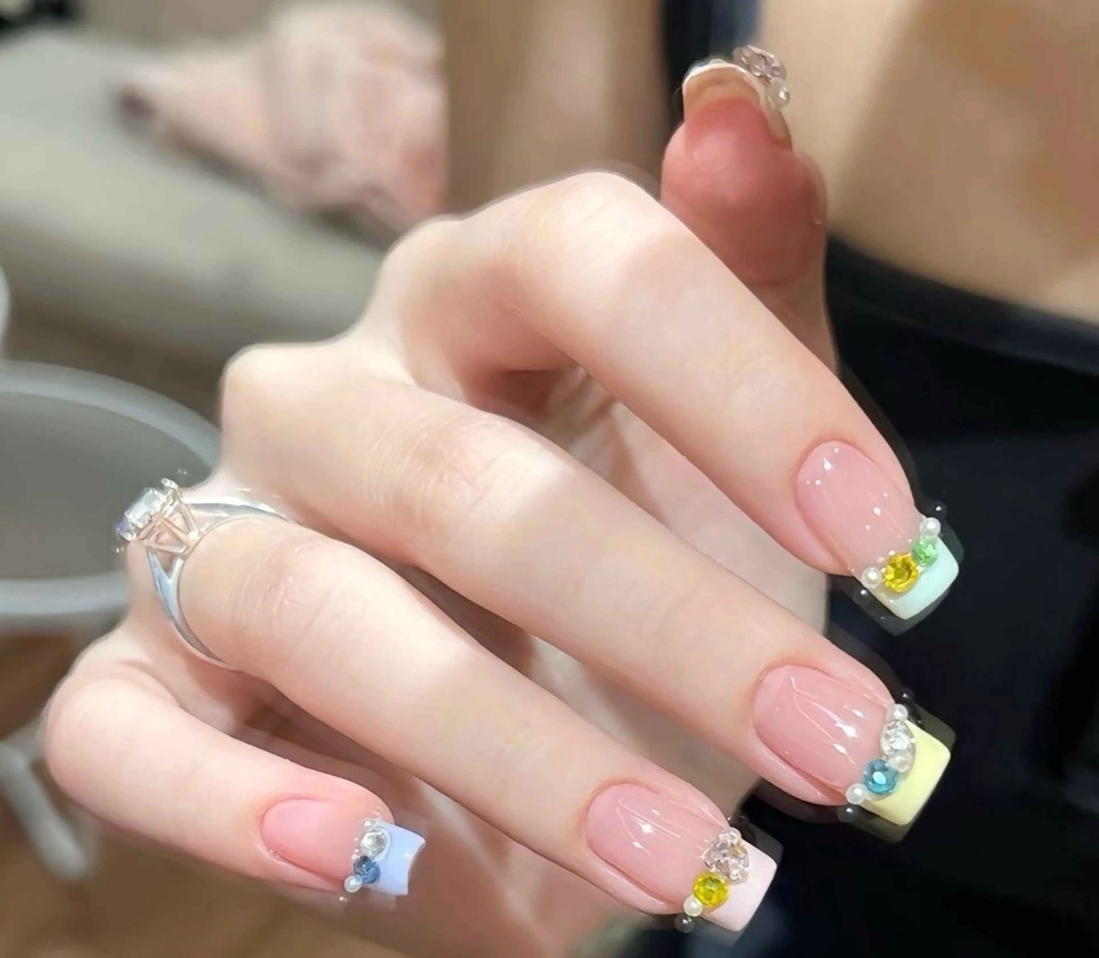 ネイル チークネイル フラワーネイル ガーリー 韓国ネイル マグネットネイル SunNail池袋駅 ワンホンネイルのネイルデザイン