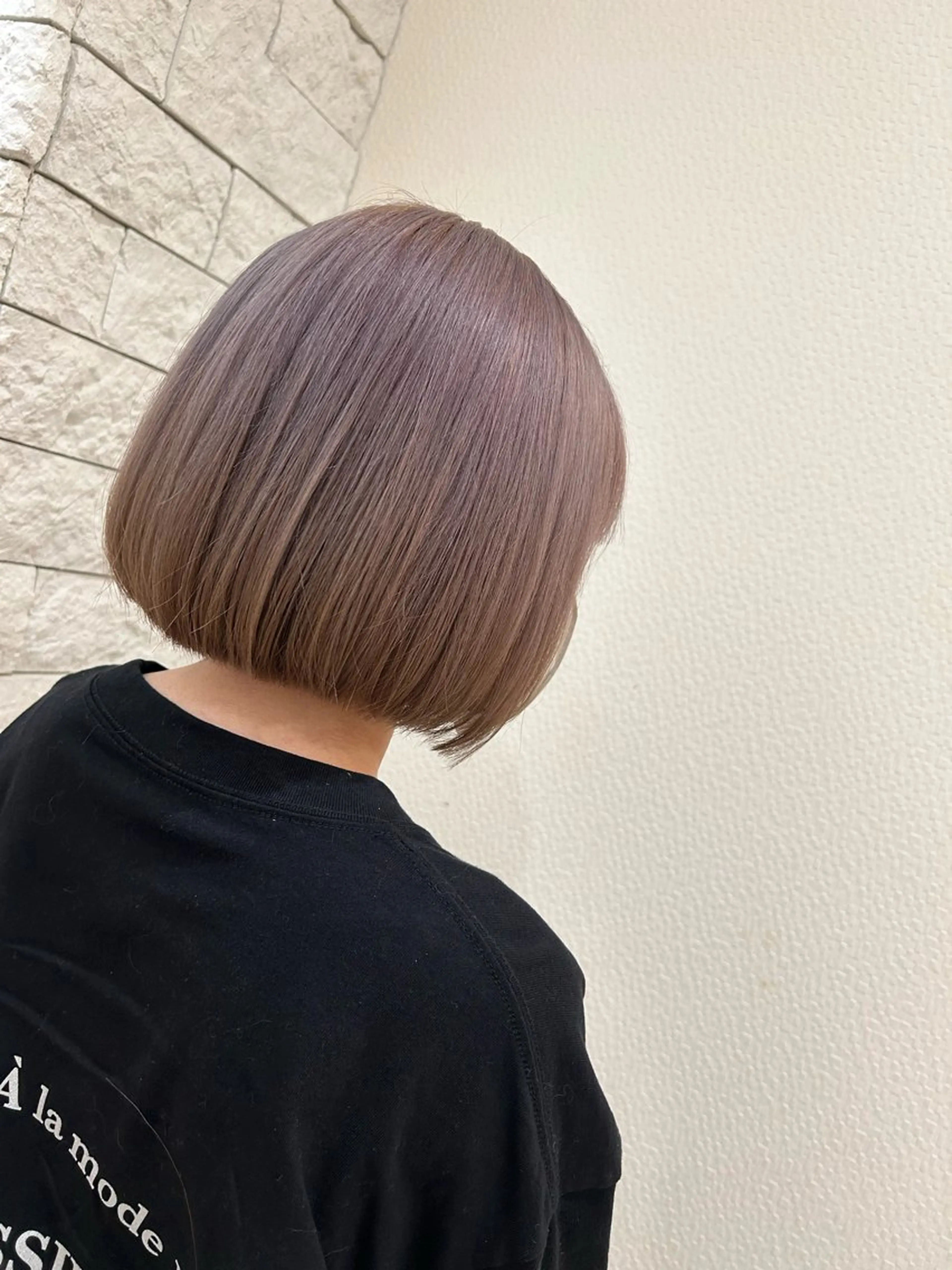 ショート カラー ヘアアレンジ グレージュ ミルクティーグレージュ カット ヘアカラー 今村公介 ブリーチ特化、派手髪のヘアスタイル