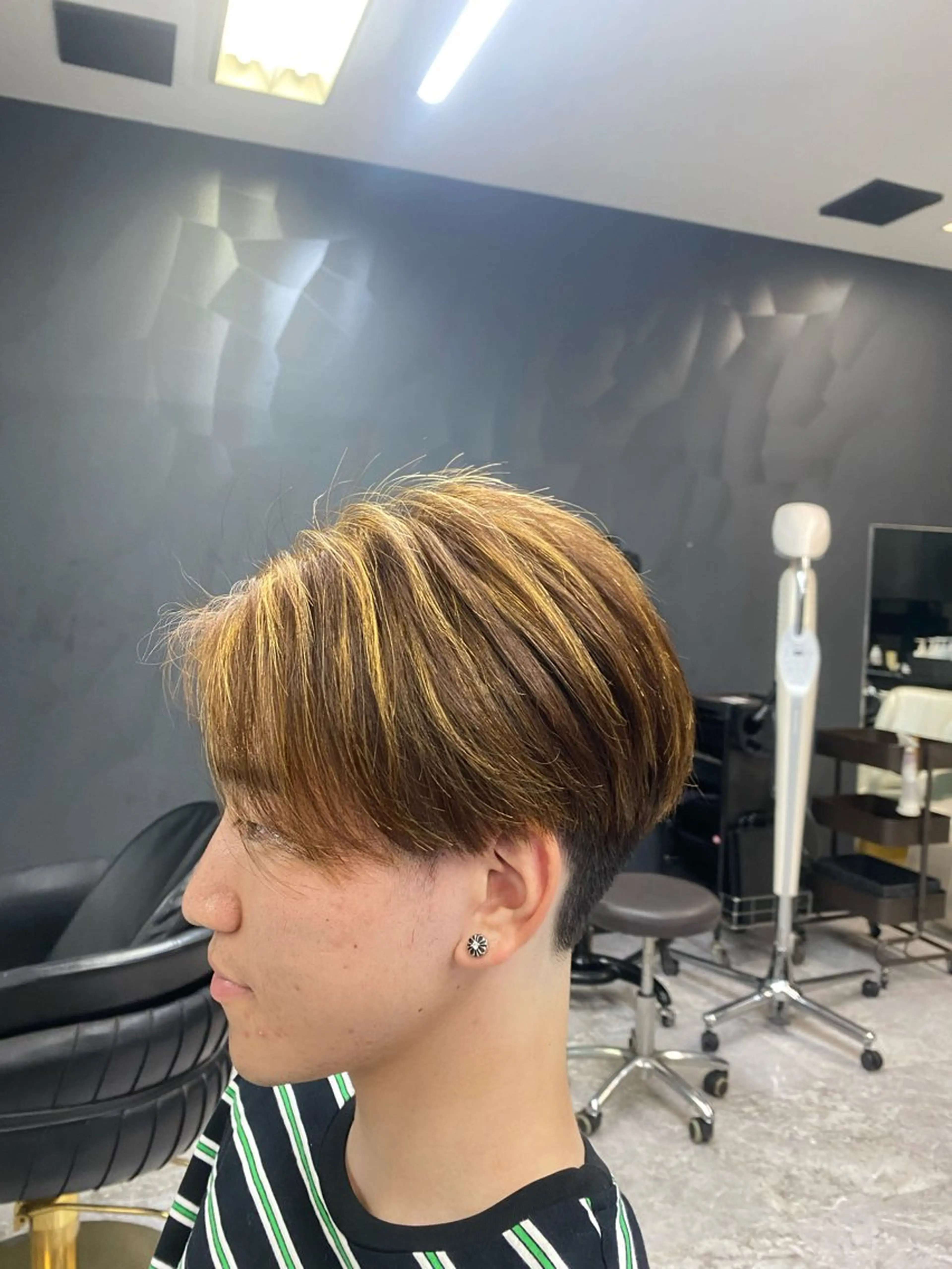 ショート ヘアカラー 池田 亮雅のヘアスタイル