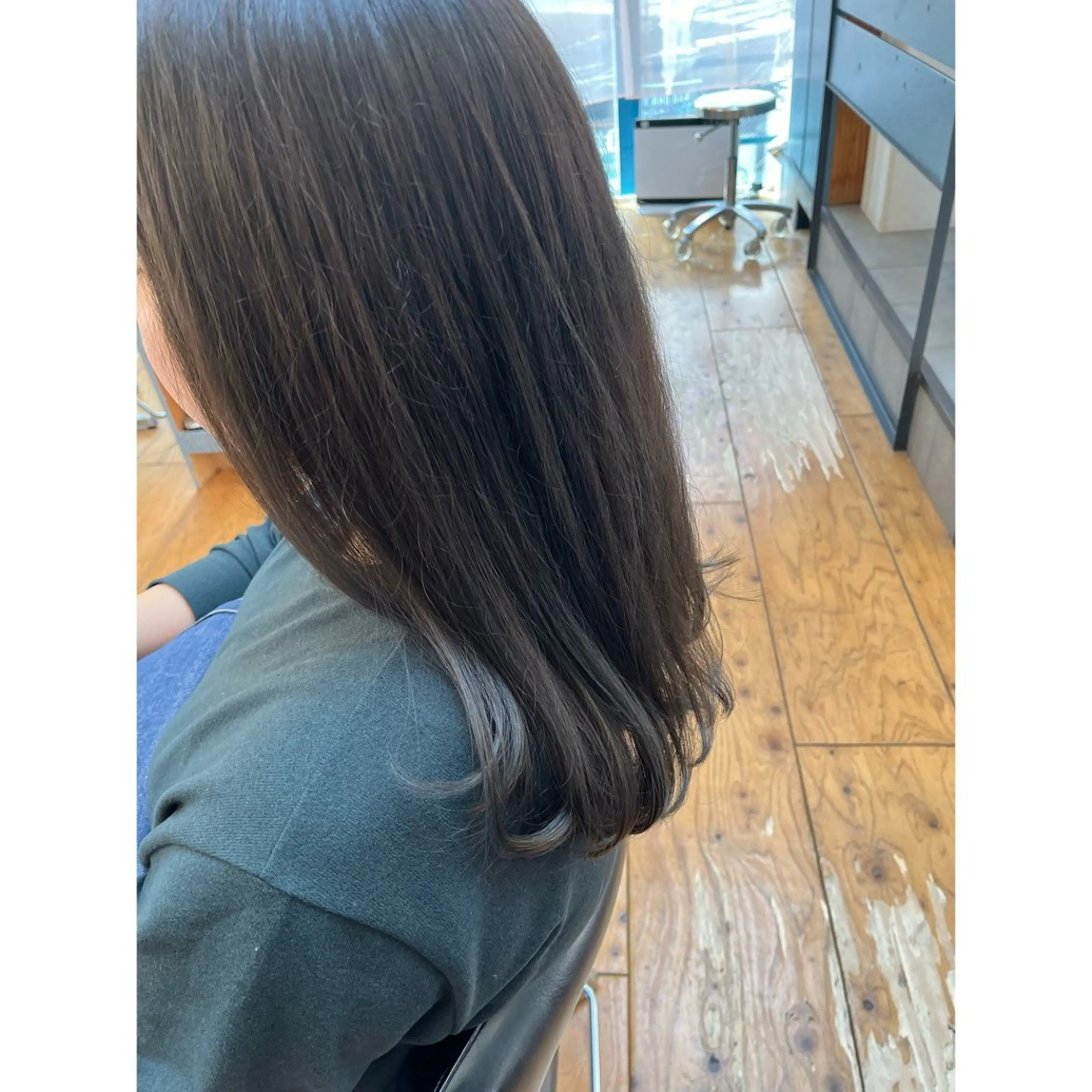 セミロング カラー カット ヘアカラー トリートメント Lagom なかだのヘアスタイル