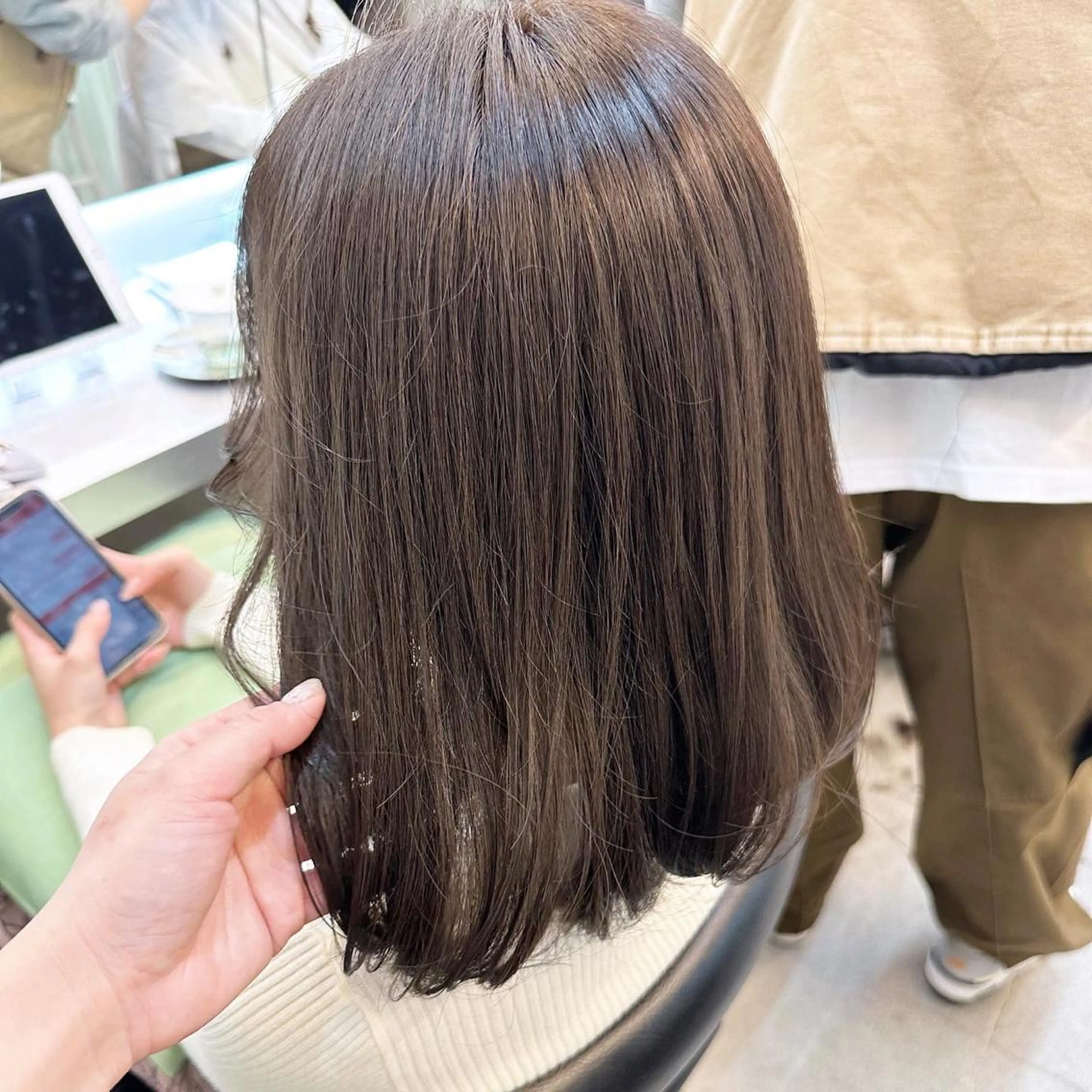 ミディアム カラー カット トリートメント 岡野 静華のヘアスタイル