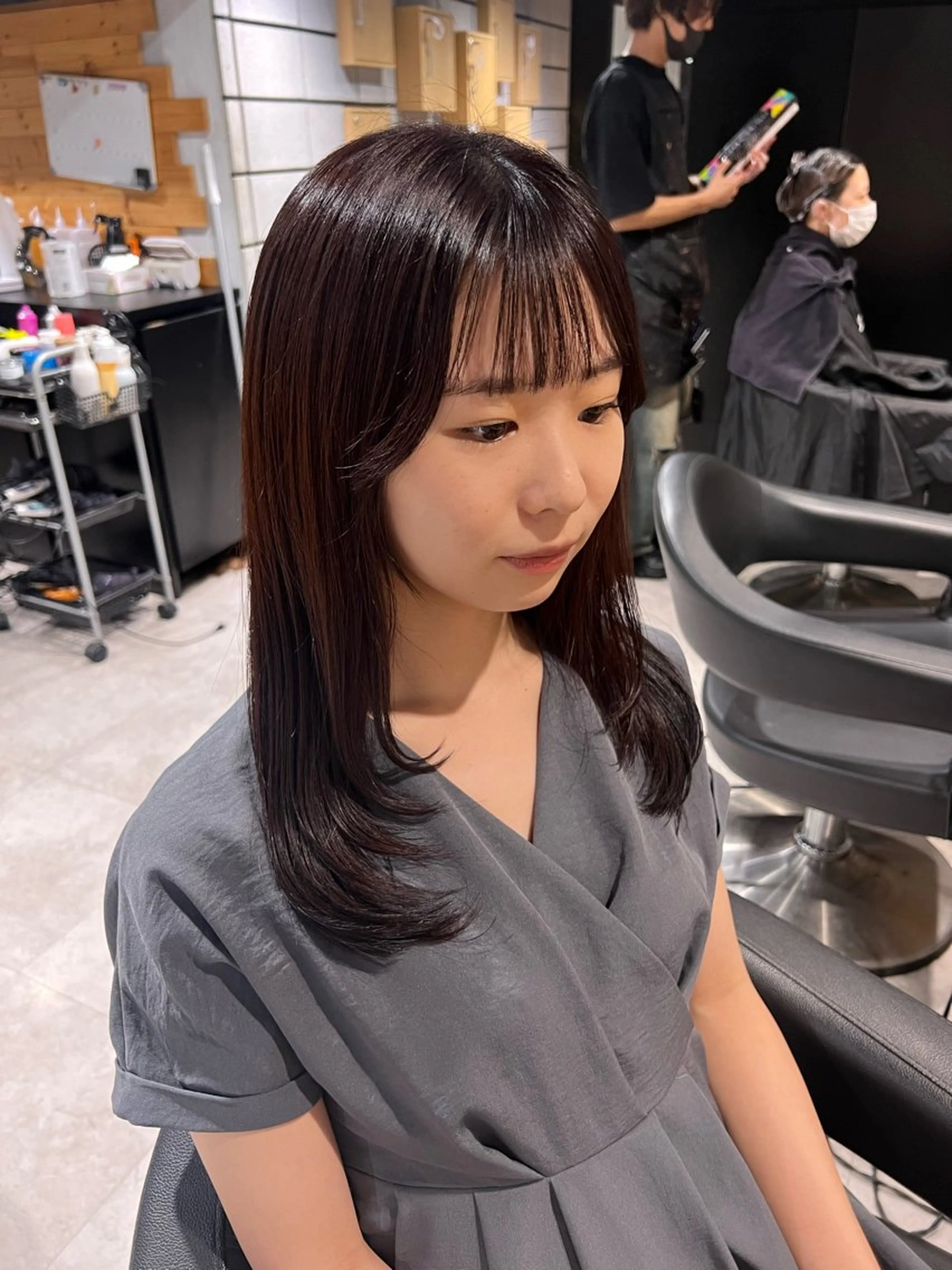 セミロング カット ヘアカラー NANAMI🩵 大人可愛い韓国ヘアのヘアスタイル