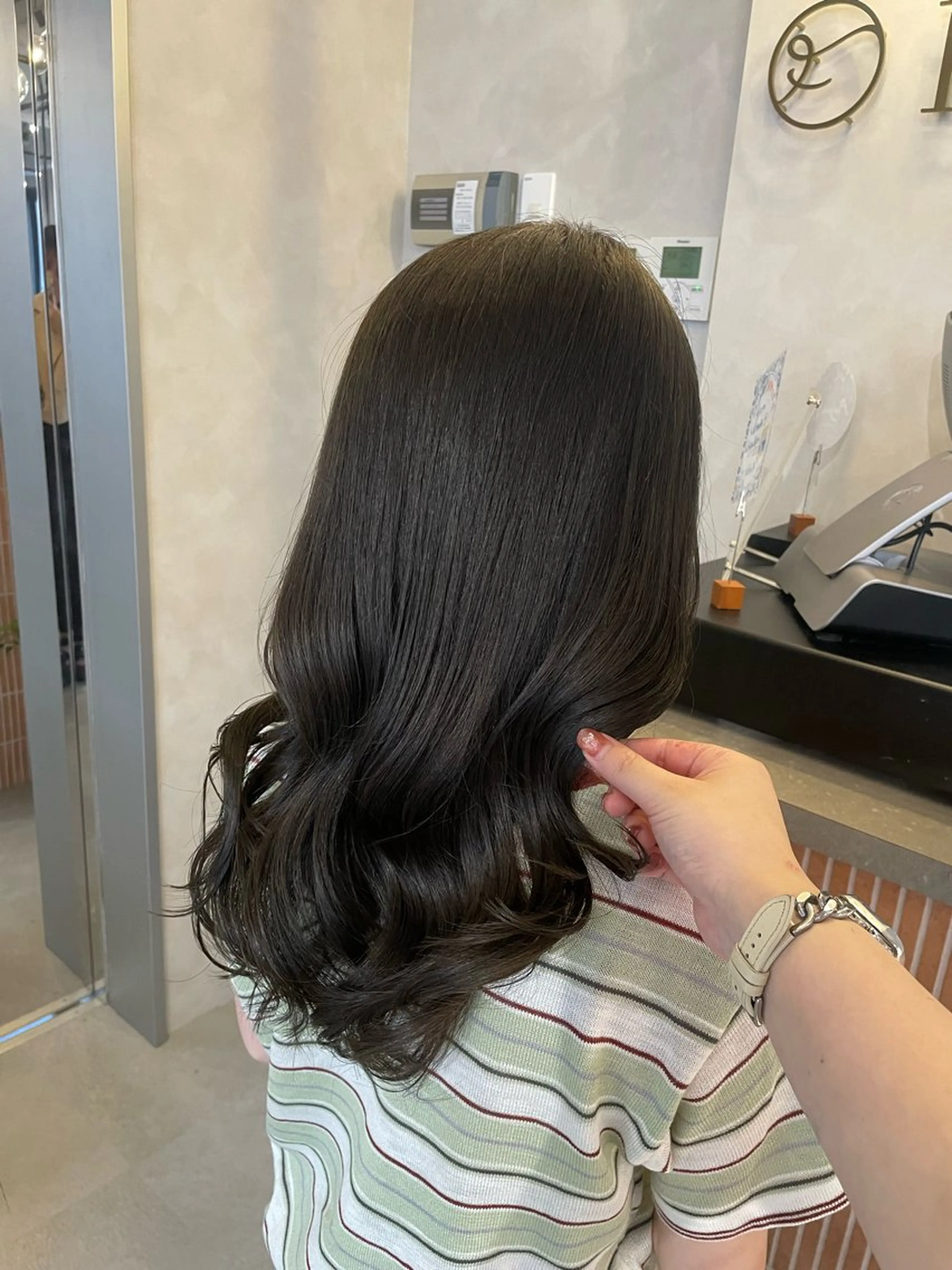 ロング カラー 透明感カラー グレージュ オリーブグレージュ オリーブグレー 髪質改善 カット ヘアカラー トリートメント イヌマル アユ / Fier umedaのヘアスタイル