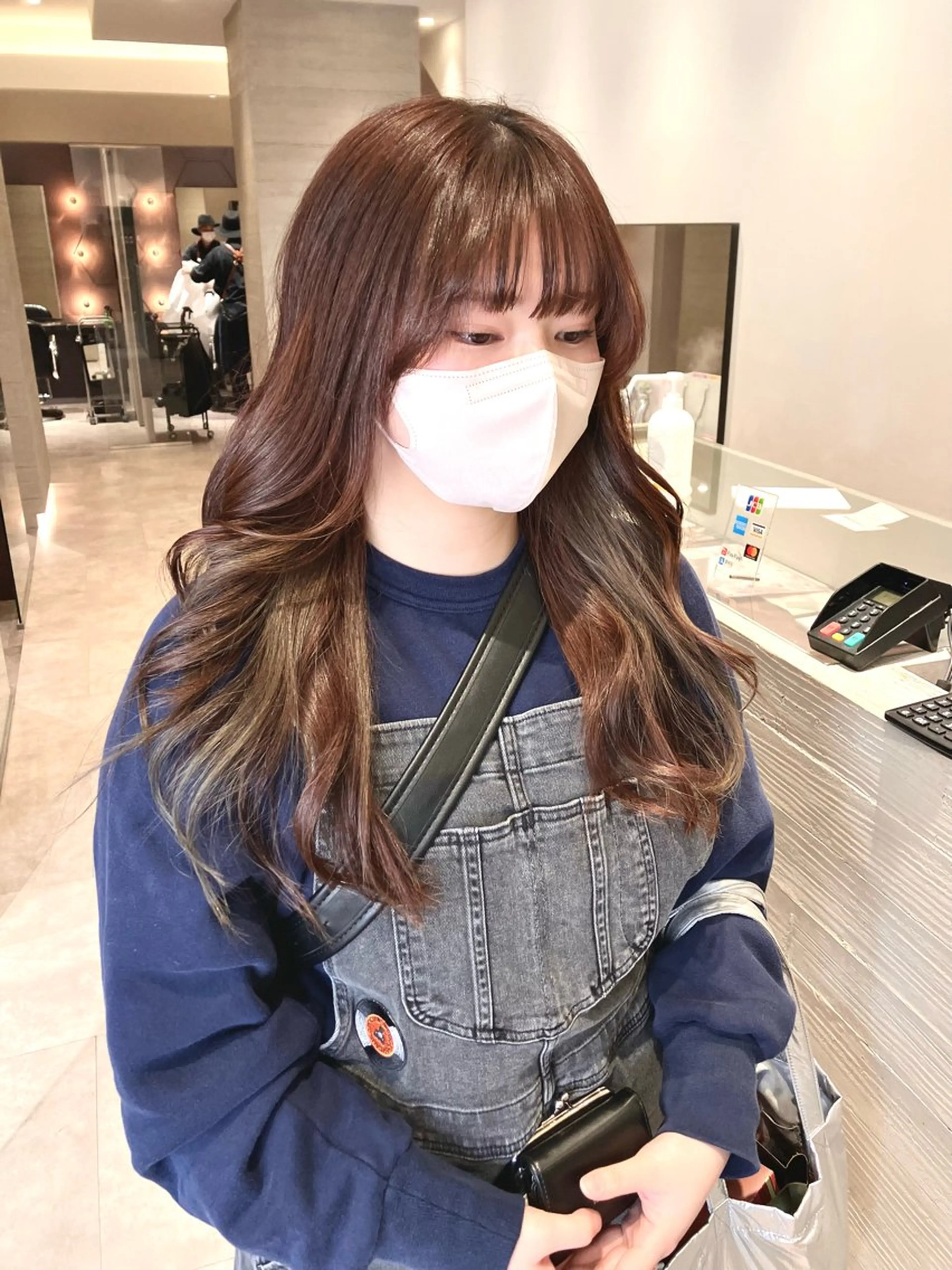 ロング カラー ベージュカラー インナーカラー オリーブベージュ オレンジ オレンジピンク サキ🤍ハイトーン 🩰くびれ巻きヘアのヘアスタイル