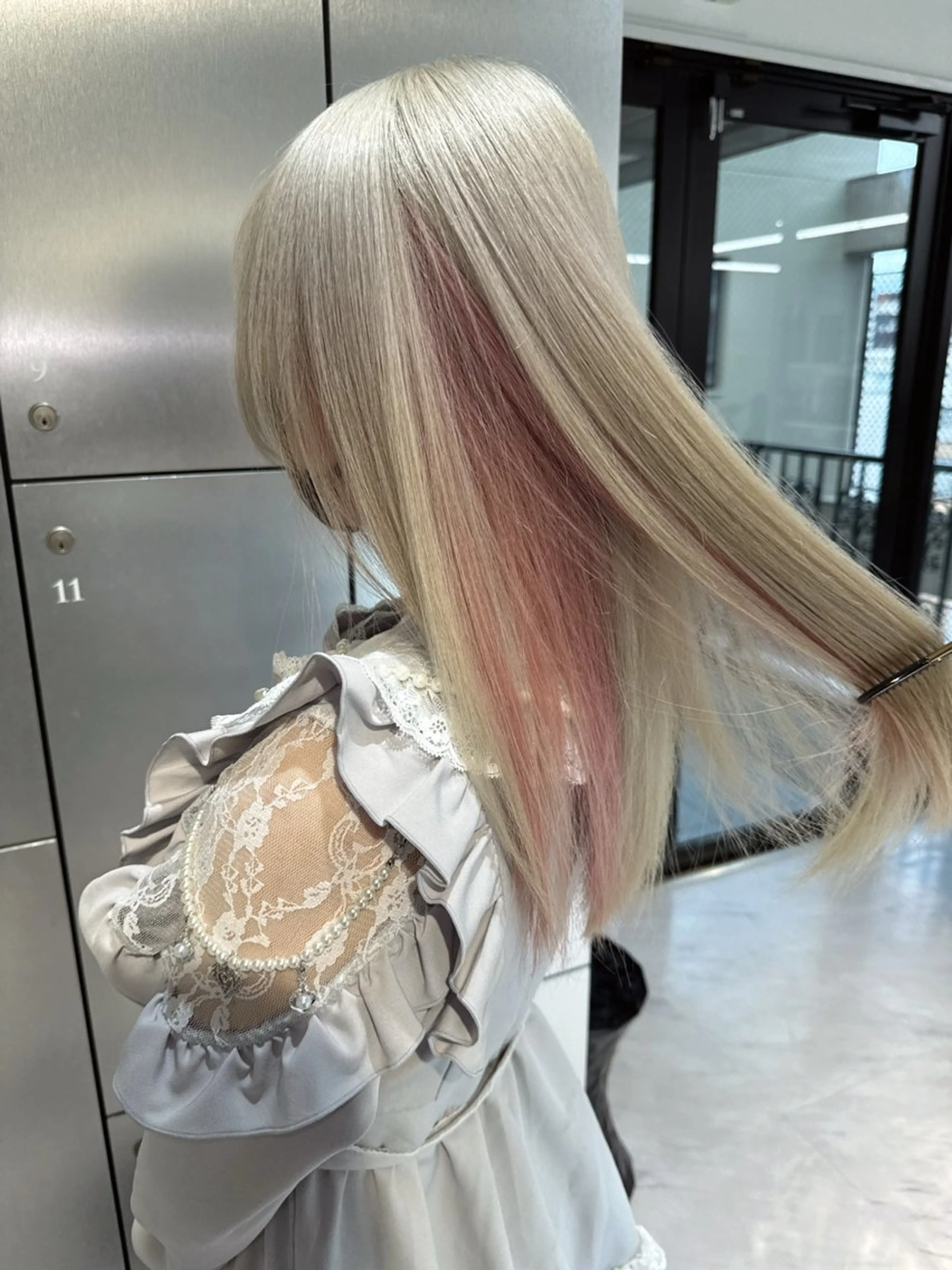 ロング ハイトーン/レイヤー /迫田龍明のヘアスタイル