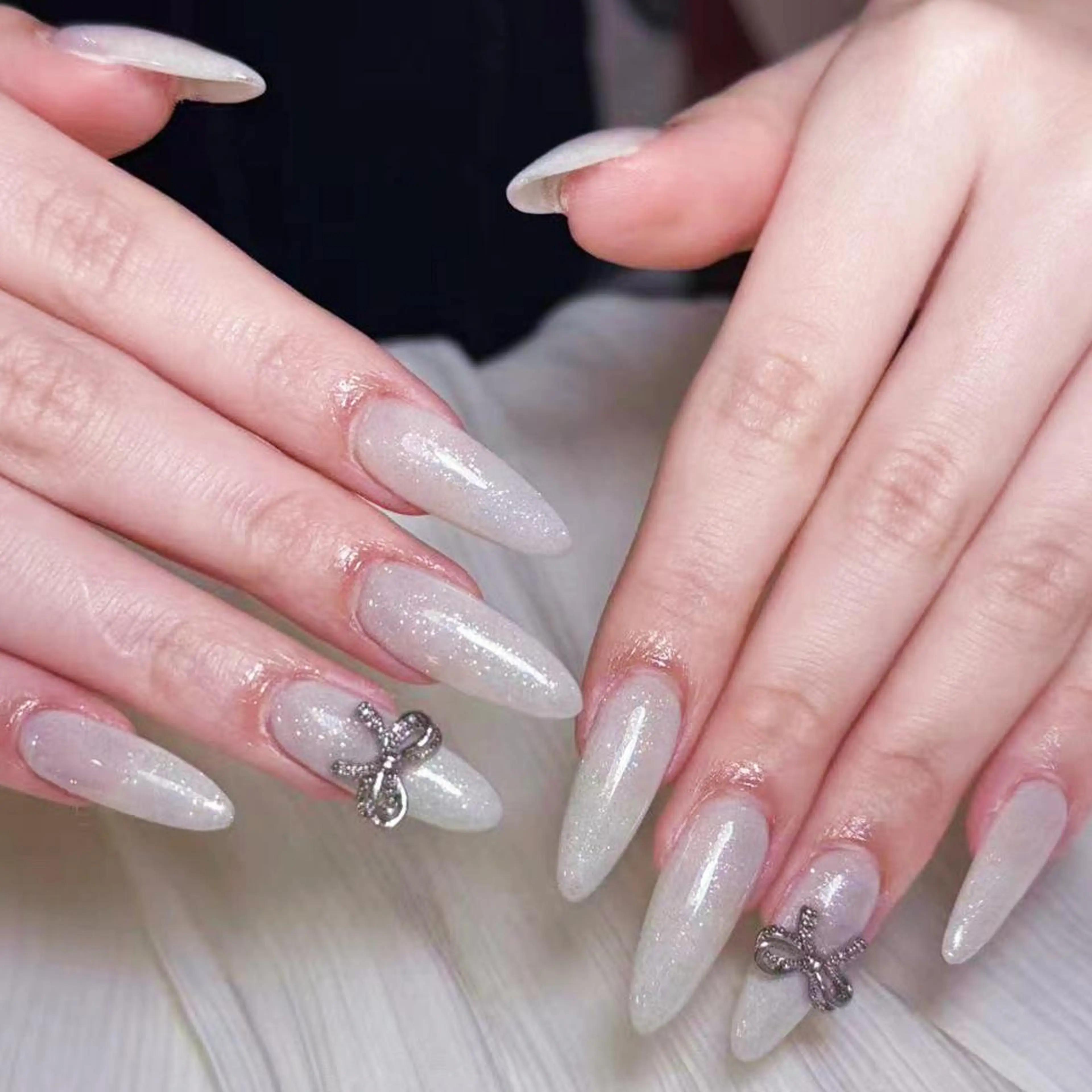 ネイル アートネイル オーロラネイル ガーリー キラキラネイル 韓国ネイル ハンドネイル DIAMOND 💅のネイルデザイン