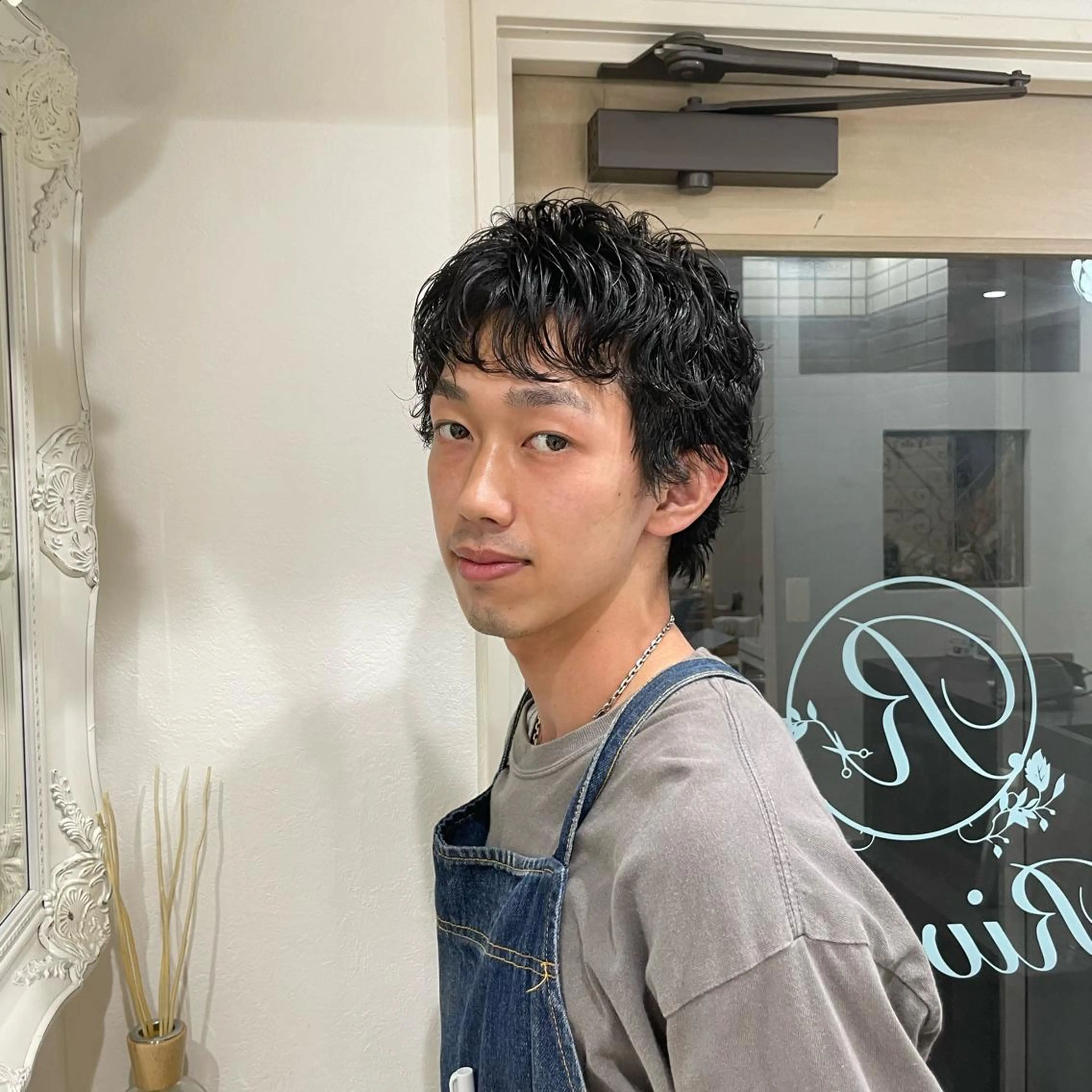 ショート パーマ レイヤーカット cinq PROJECT所属・ミルクティーベージュ /三村克彦のヘアスタイル