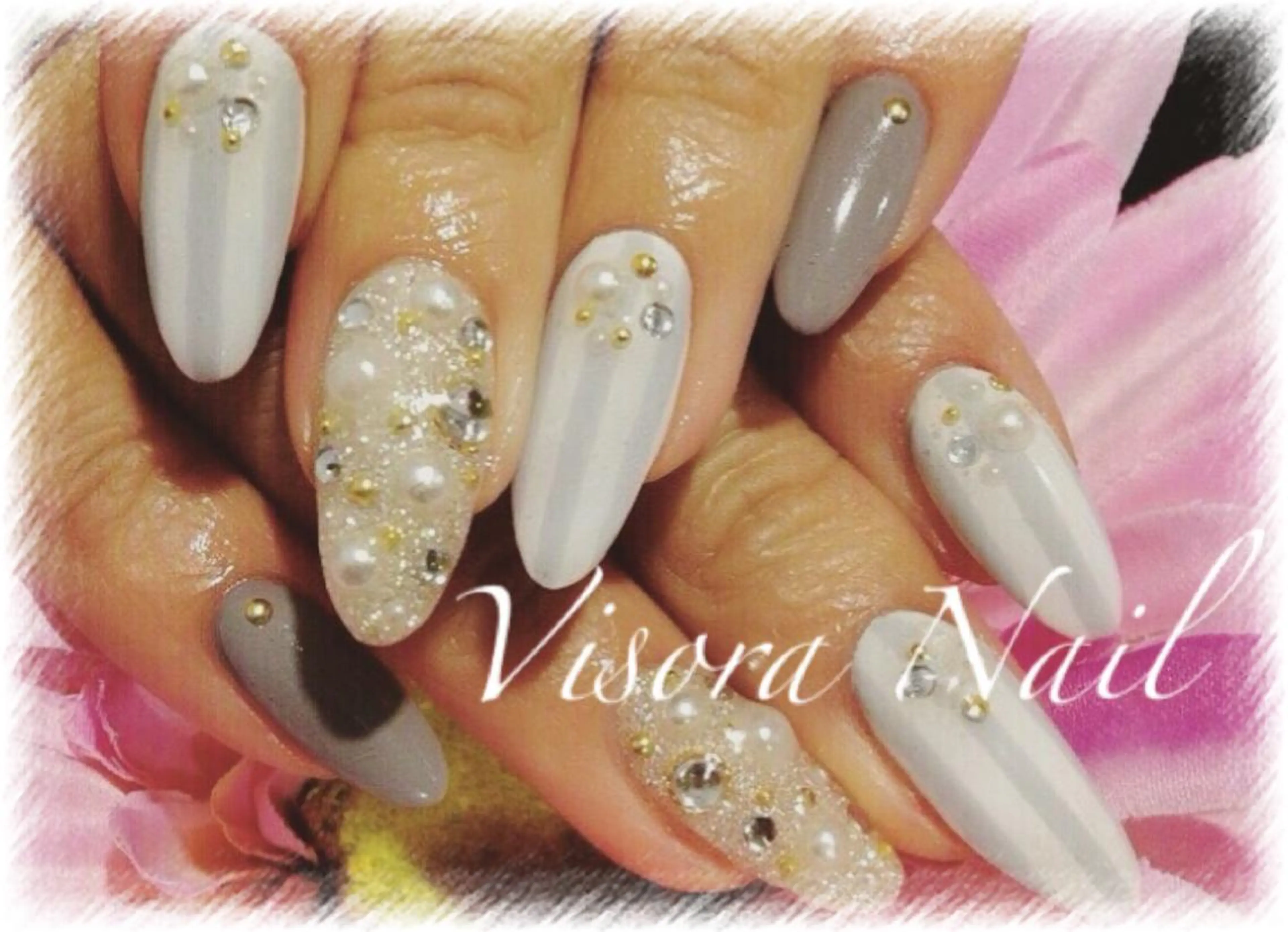 ネイル ストーンネイル 美SORA ～ｳﾞｨｿﾗ～のネイルデザイン