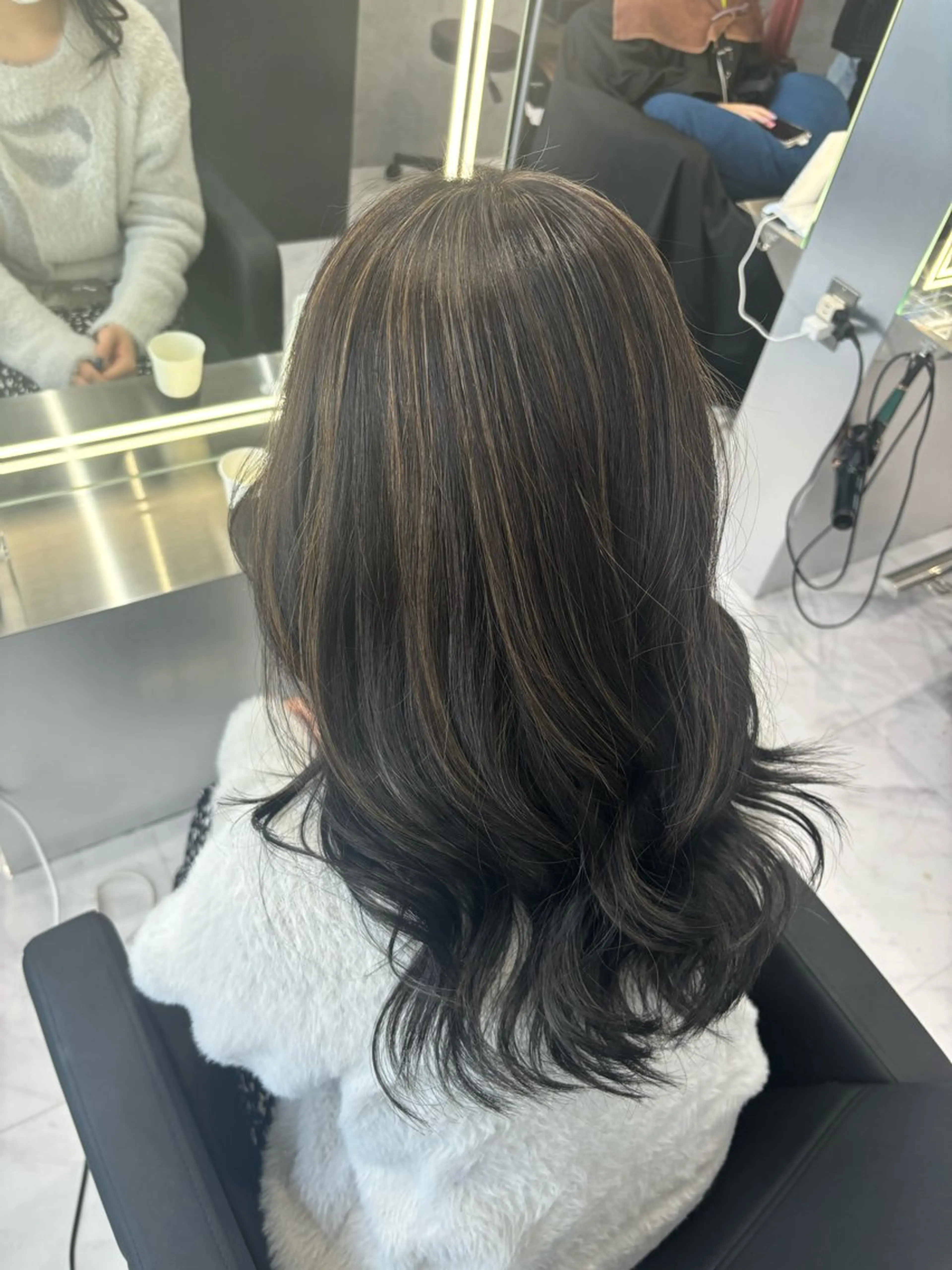 ミディアム ヘアカラー 山田 瑛司のヘアスタイル