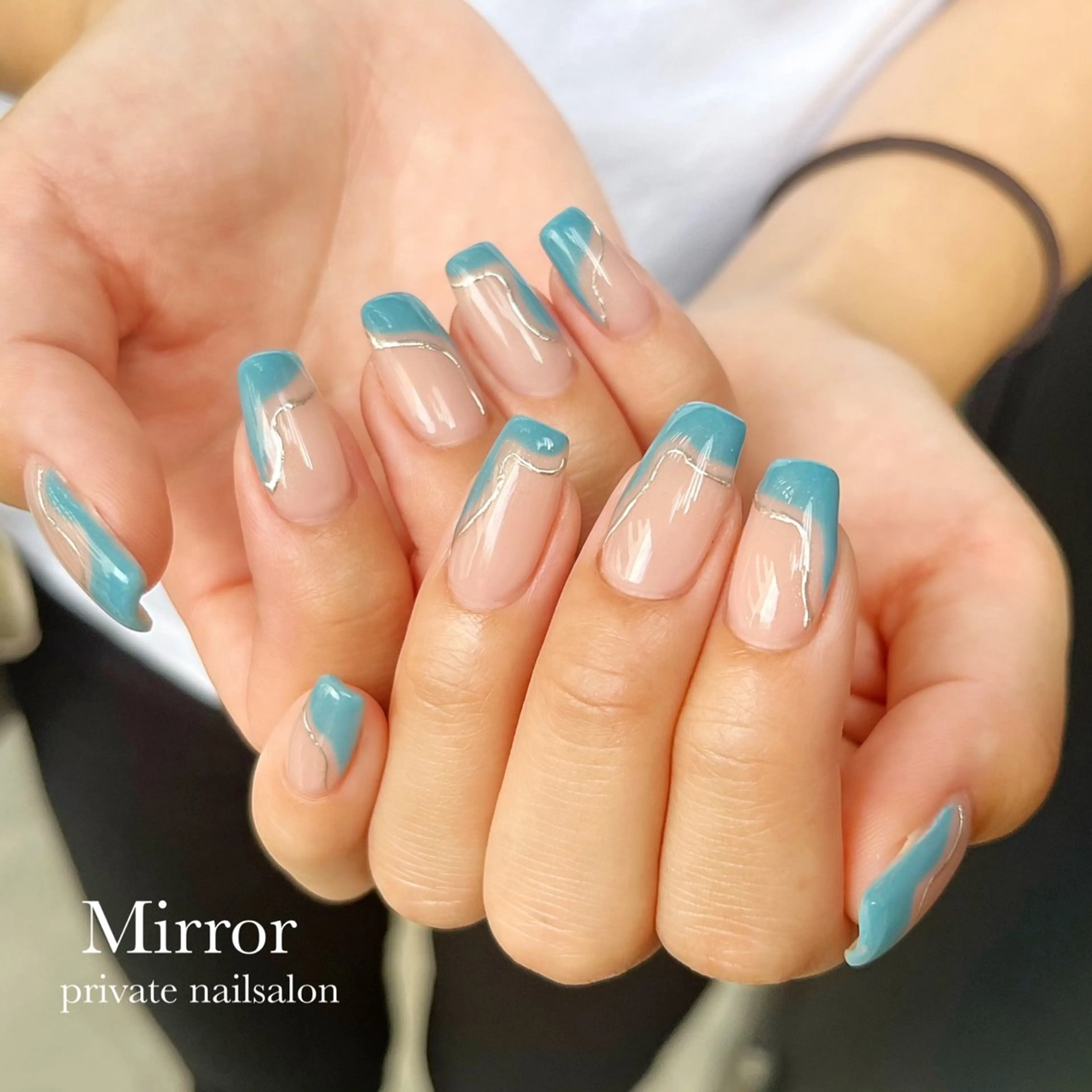 ネイル nailsalon Mirrorのネイルデザイン