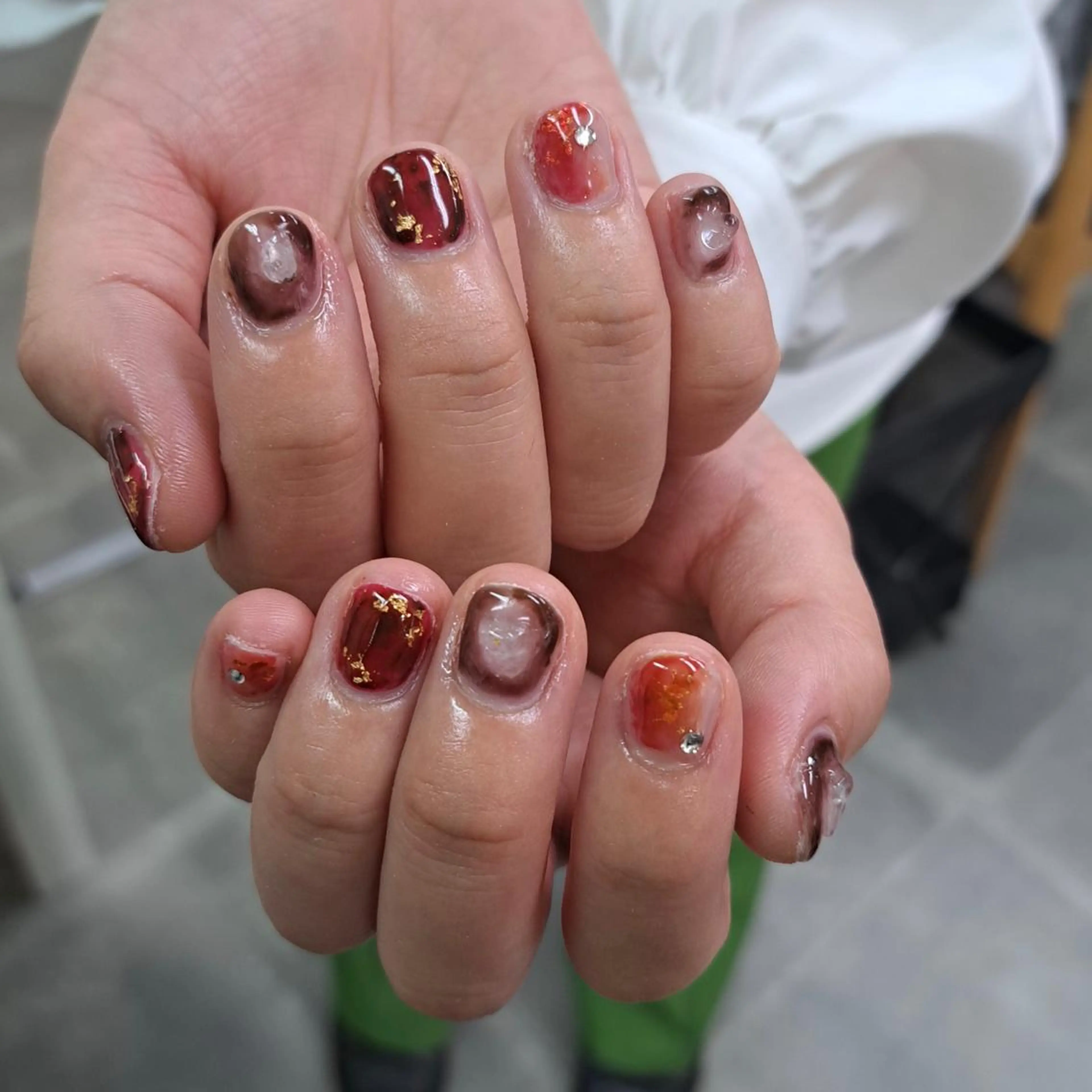 ネイル アートネイル ジェルネイル 卒業式 ニュアンスネイル ぷっくりネイル nailstudio eviz新宿店のネイルデザイン